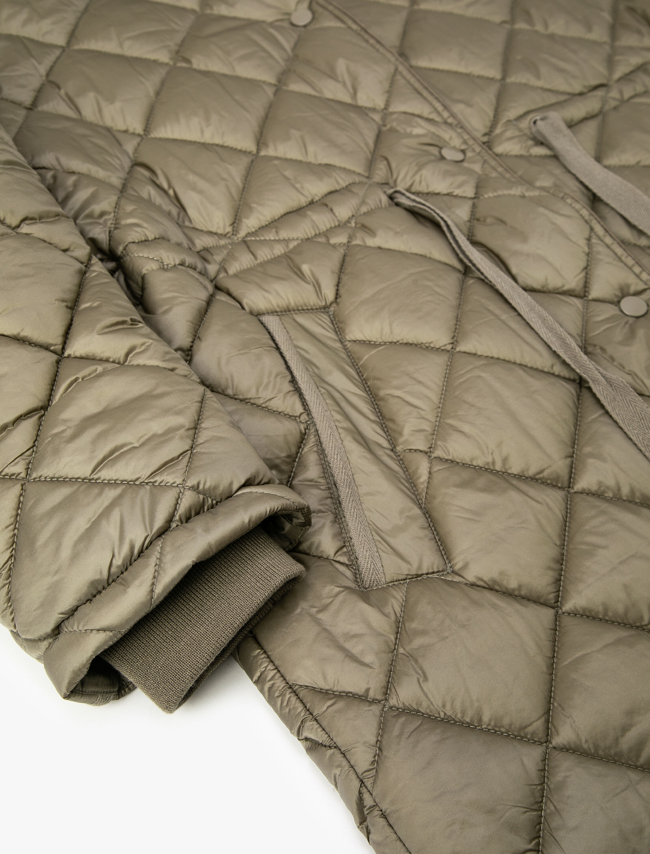   Şişme Mont Kapitone Kemerli Kapüşonlu