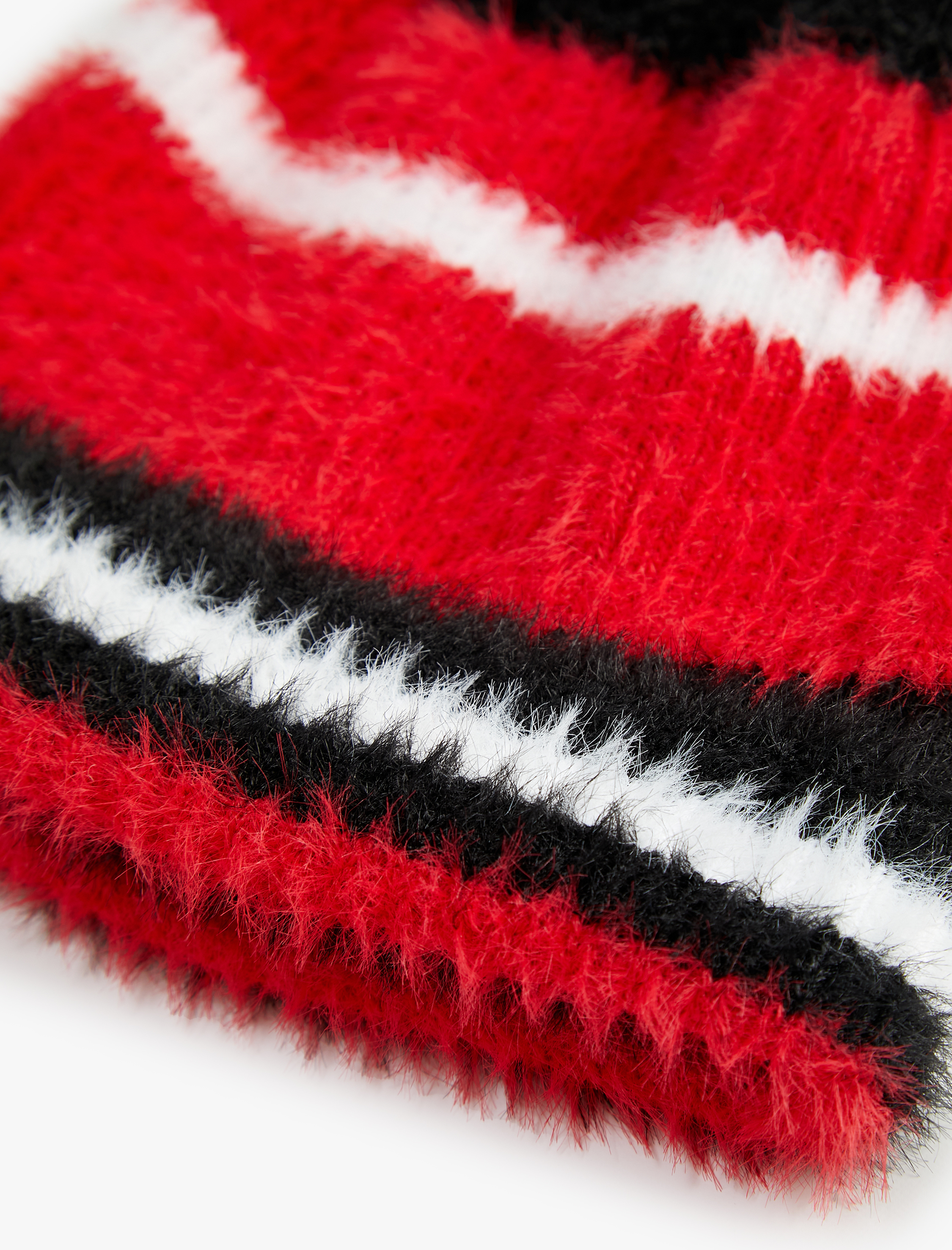  Kadın Çizgili Peluş Bere Renk Kontrastlı