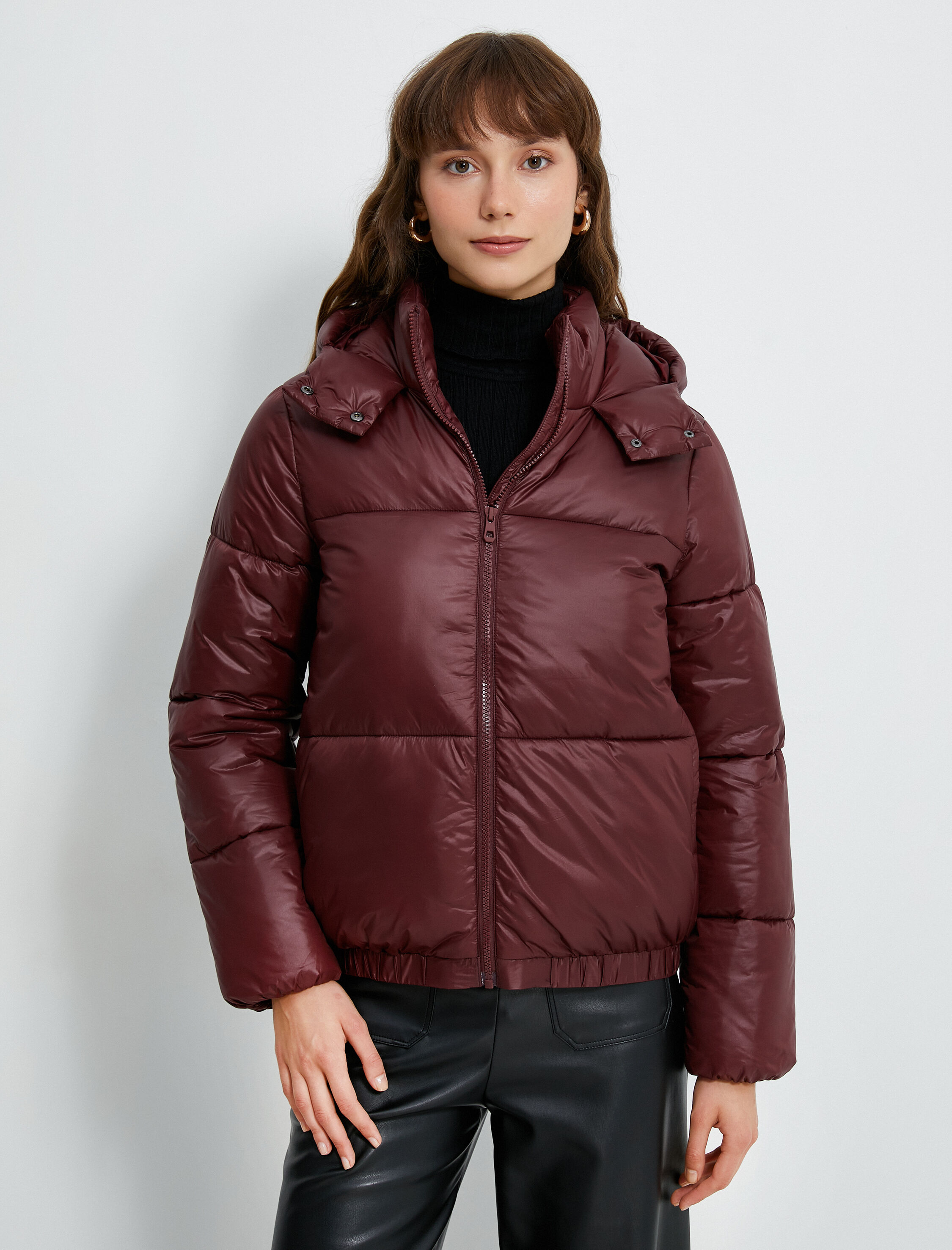   Kısa Şişme Mont Kapüşonlu Fermuarlı Beli Lastikli Cepli