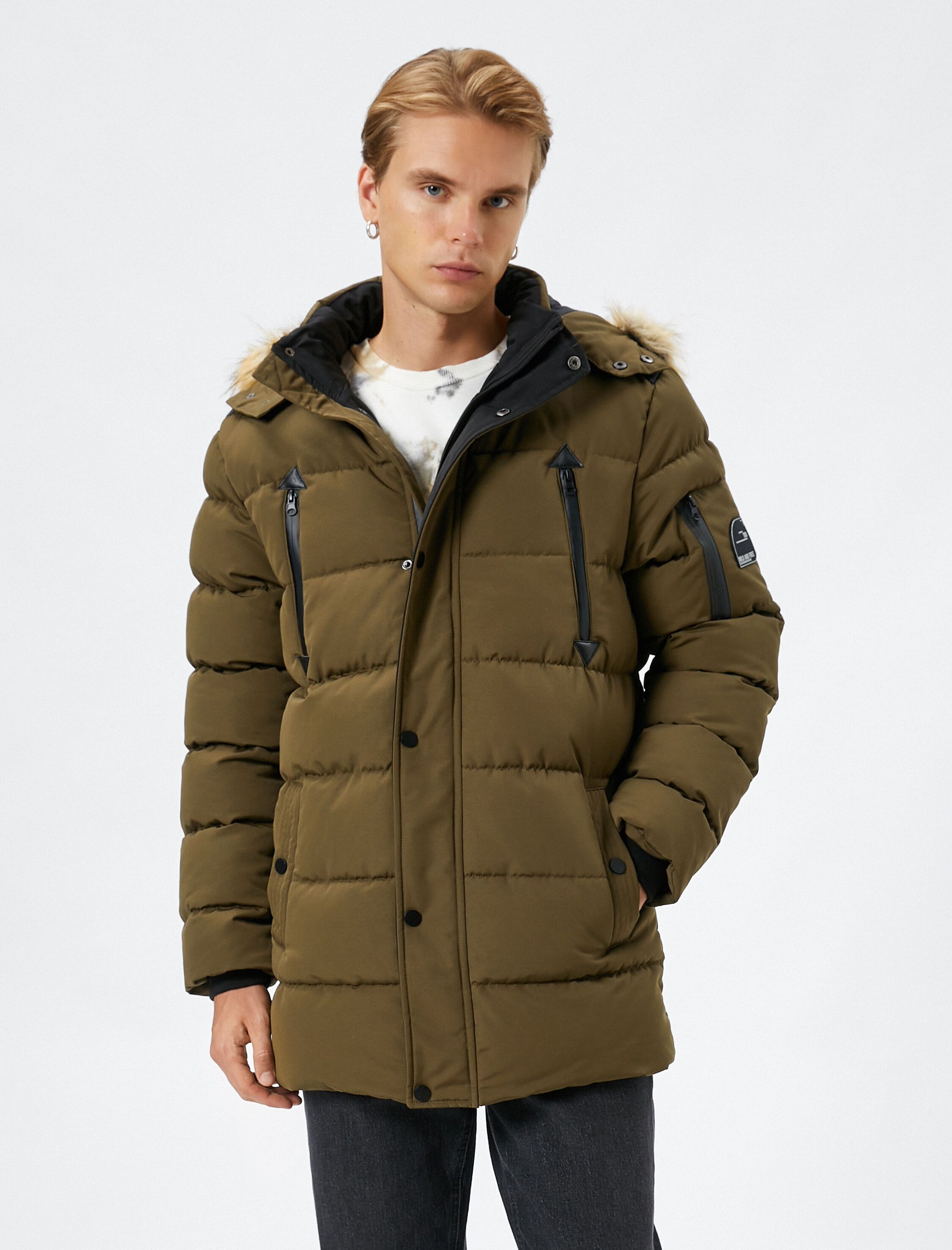   Şişme Mont Kapşonlu Suni Kürk Yaka Fermuarlı Cep Detaylı