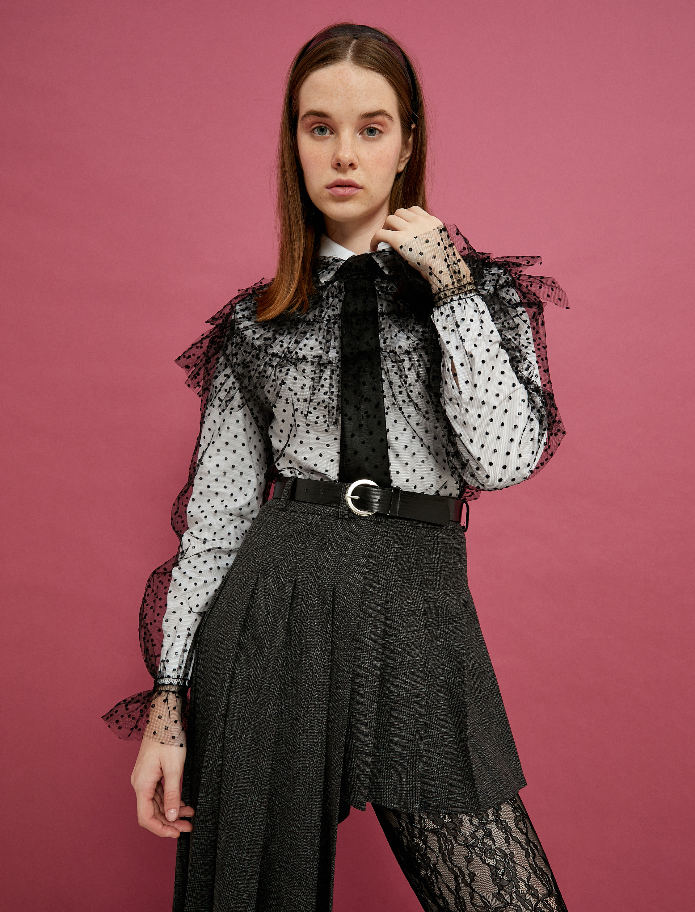   Kapşonlu Tül Transparan Bluz Fırfırlı Uzun Kollu Puantiyeli