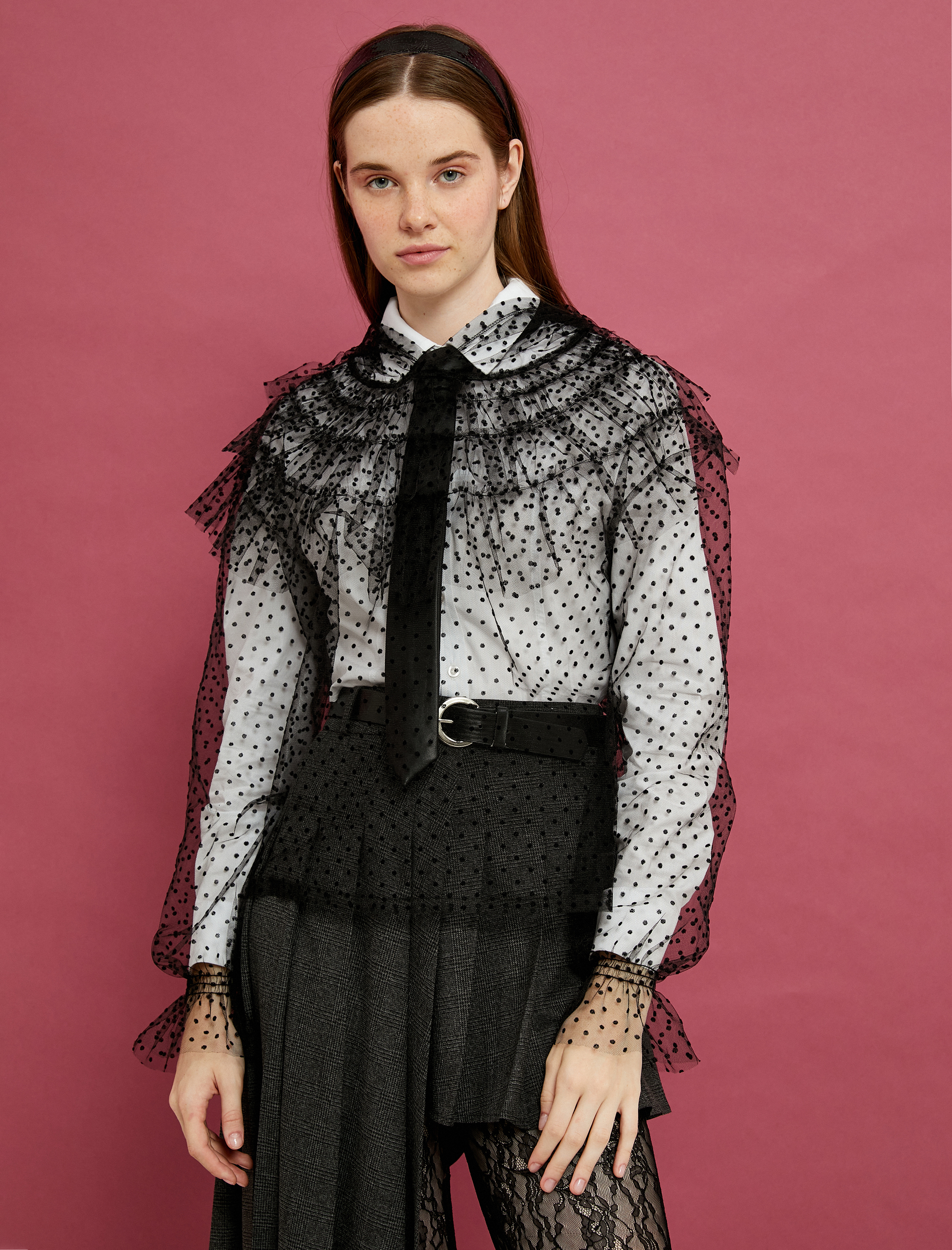   Kapşonlu Tül Transparan Bluz Fırfırlı Uzun Kollu Puantiyeli