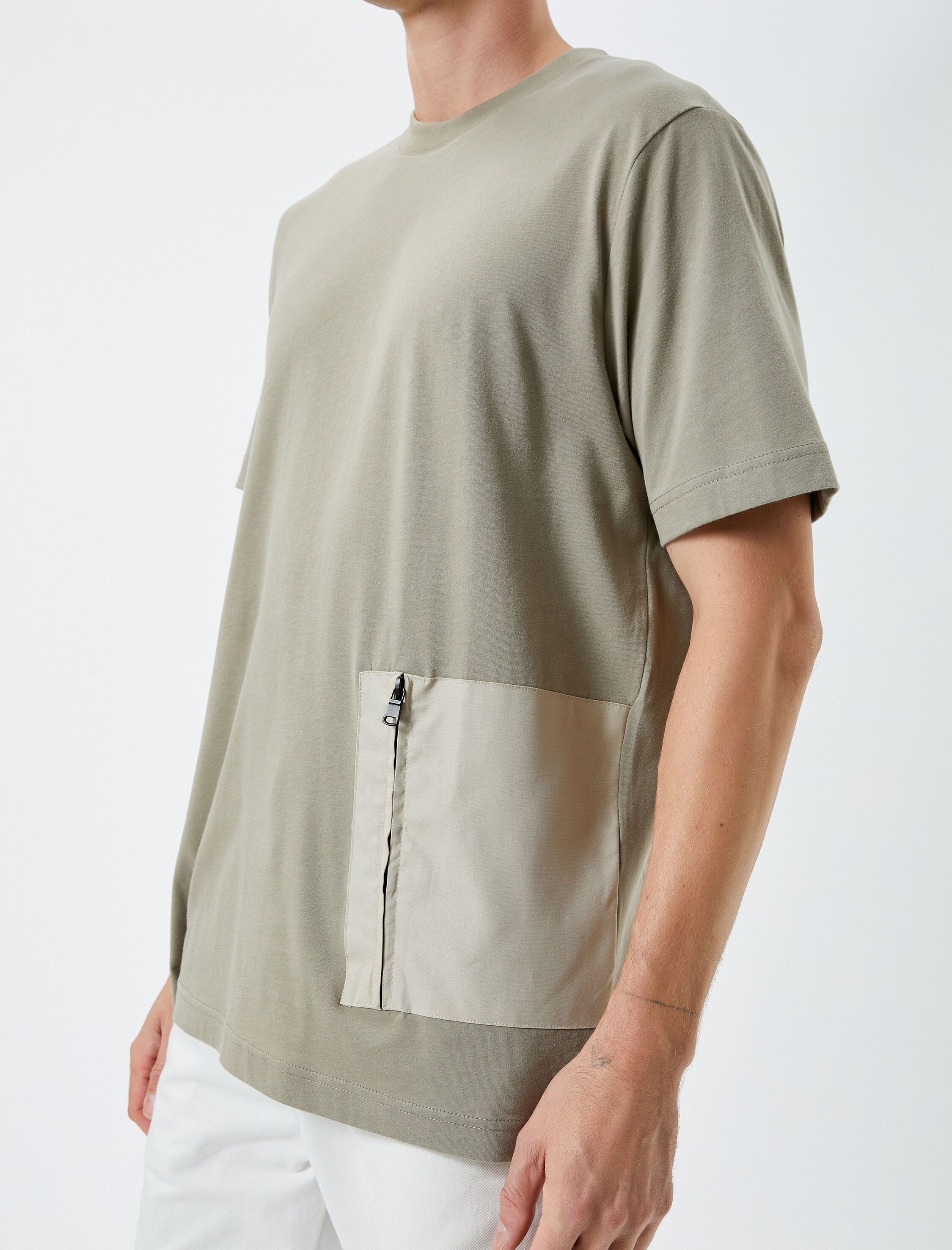   Bisiklet Yaka Tişört Fermuarlı Cep Detaylı Kısa Kollu