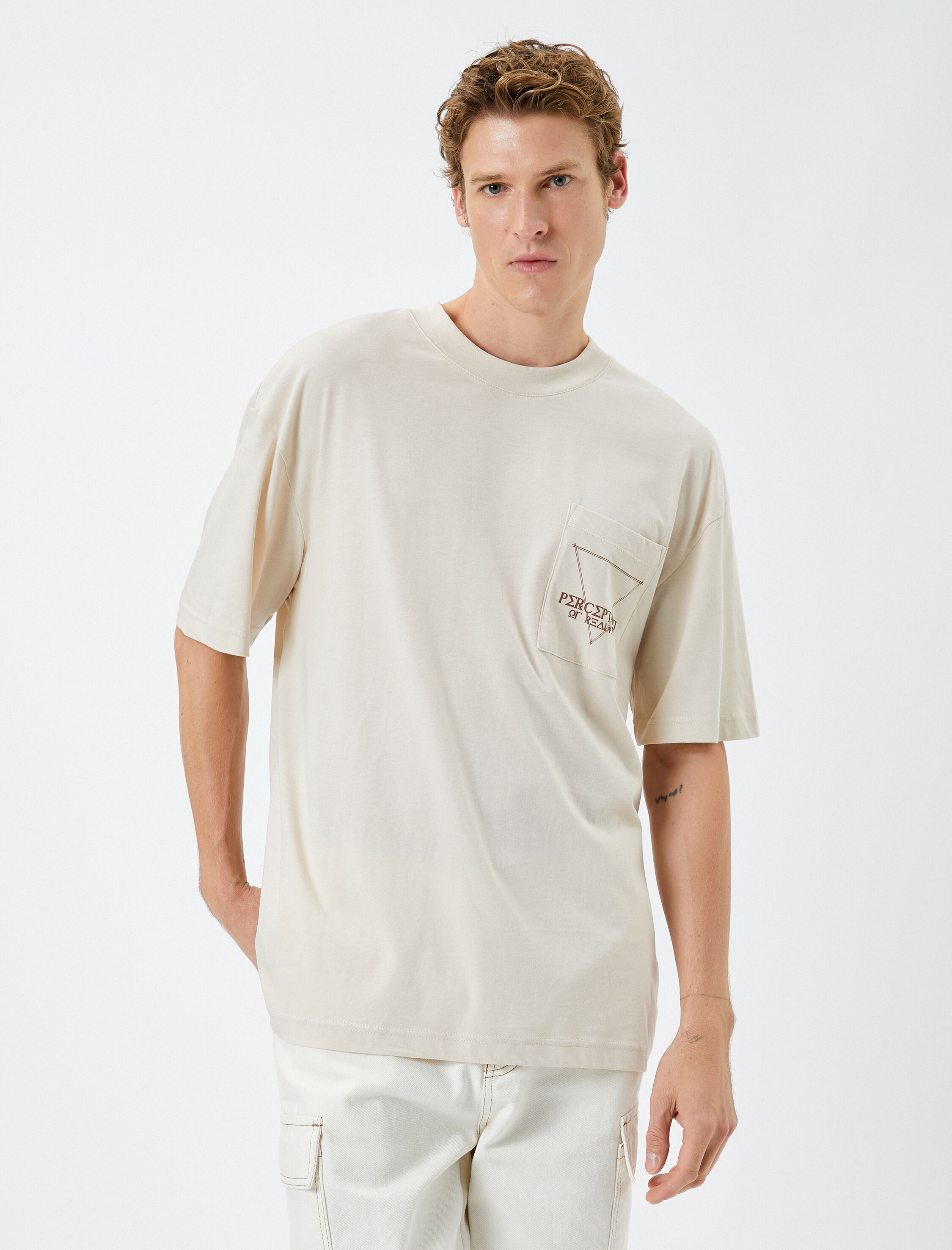   Oversize Tişört Arkası Baskılı Cep Detaylı İşlemeli Bisiklet Yaka