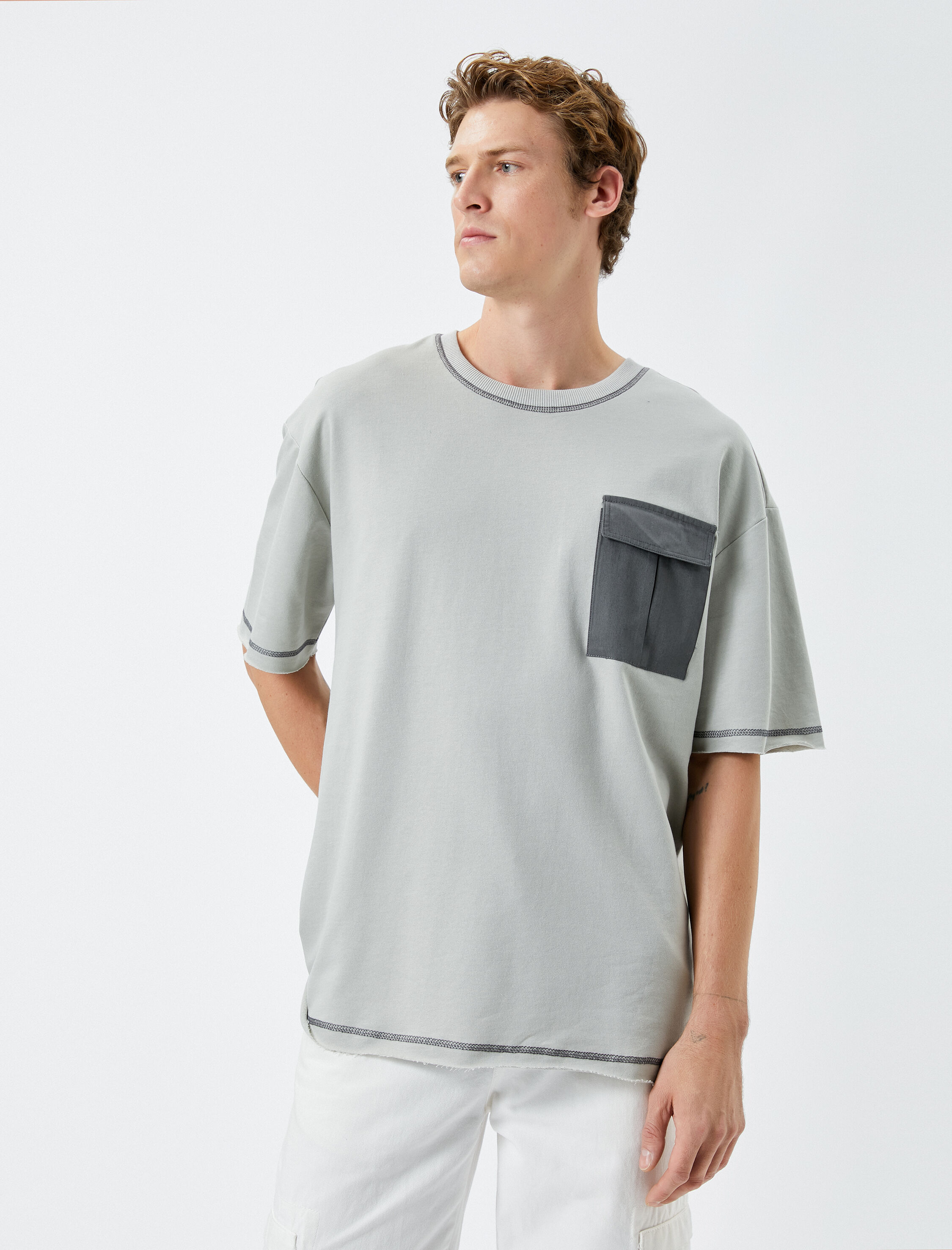   Oversize Tişört Cepli Dikiş Detaylı Bisiklet Yaka Kısa Kollu