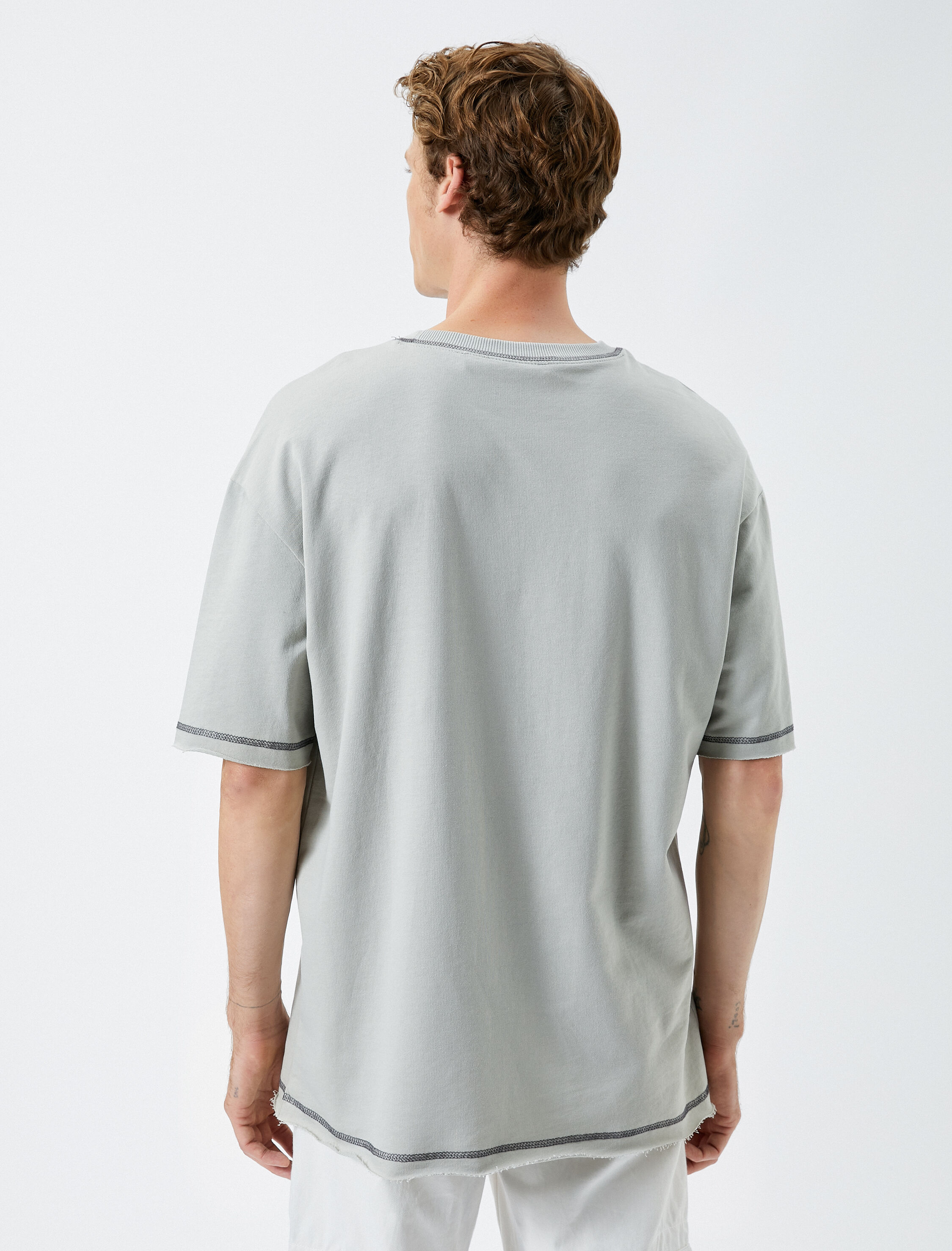   Oversize Tişört Cepli Dikiş Detaylı Bisiklet Yaka Kısa Kollu