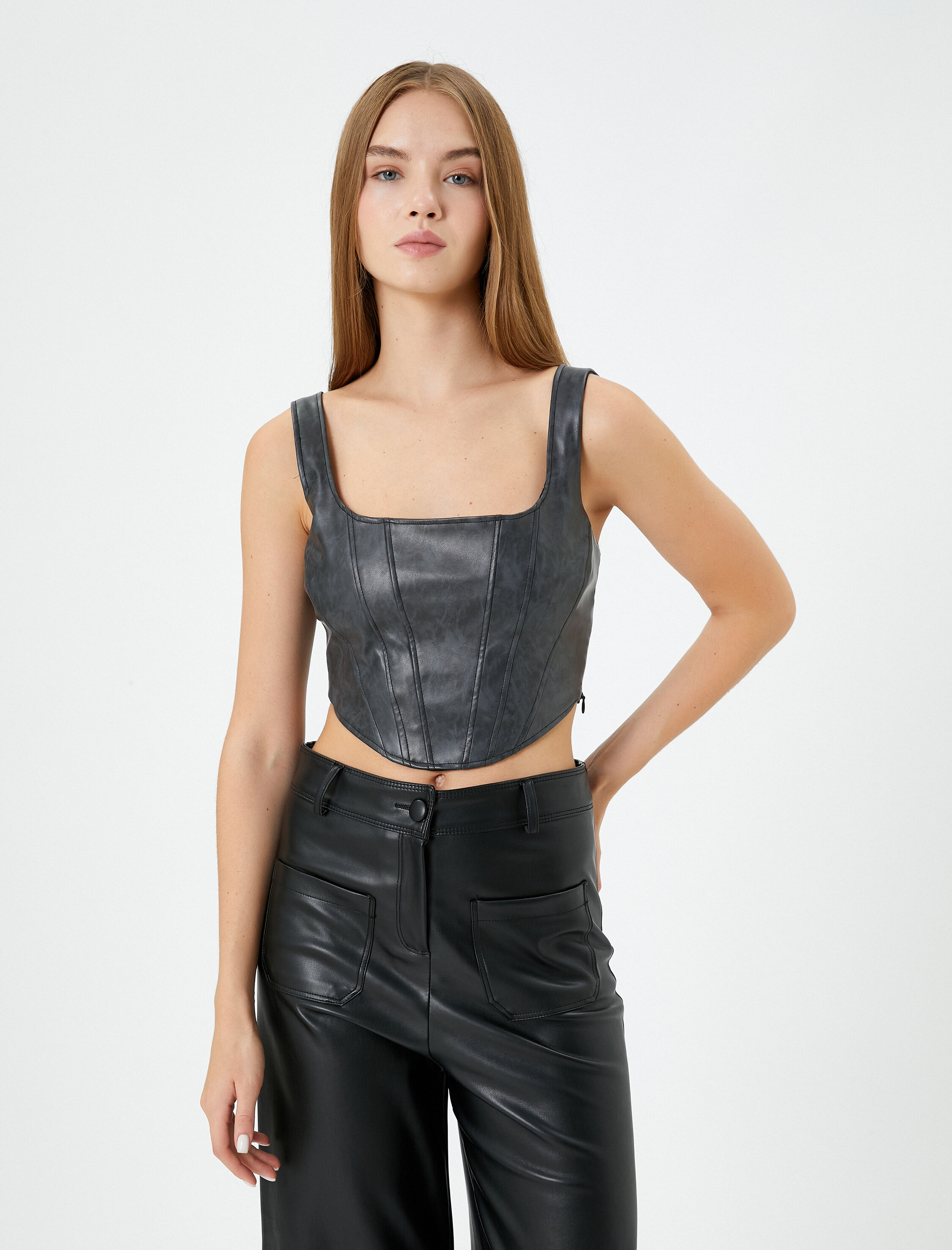   Eskitilmiş Deri Görünümlü Crop Üst Korse Görünümlü Askılı