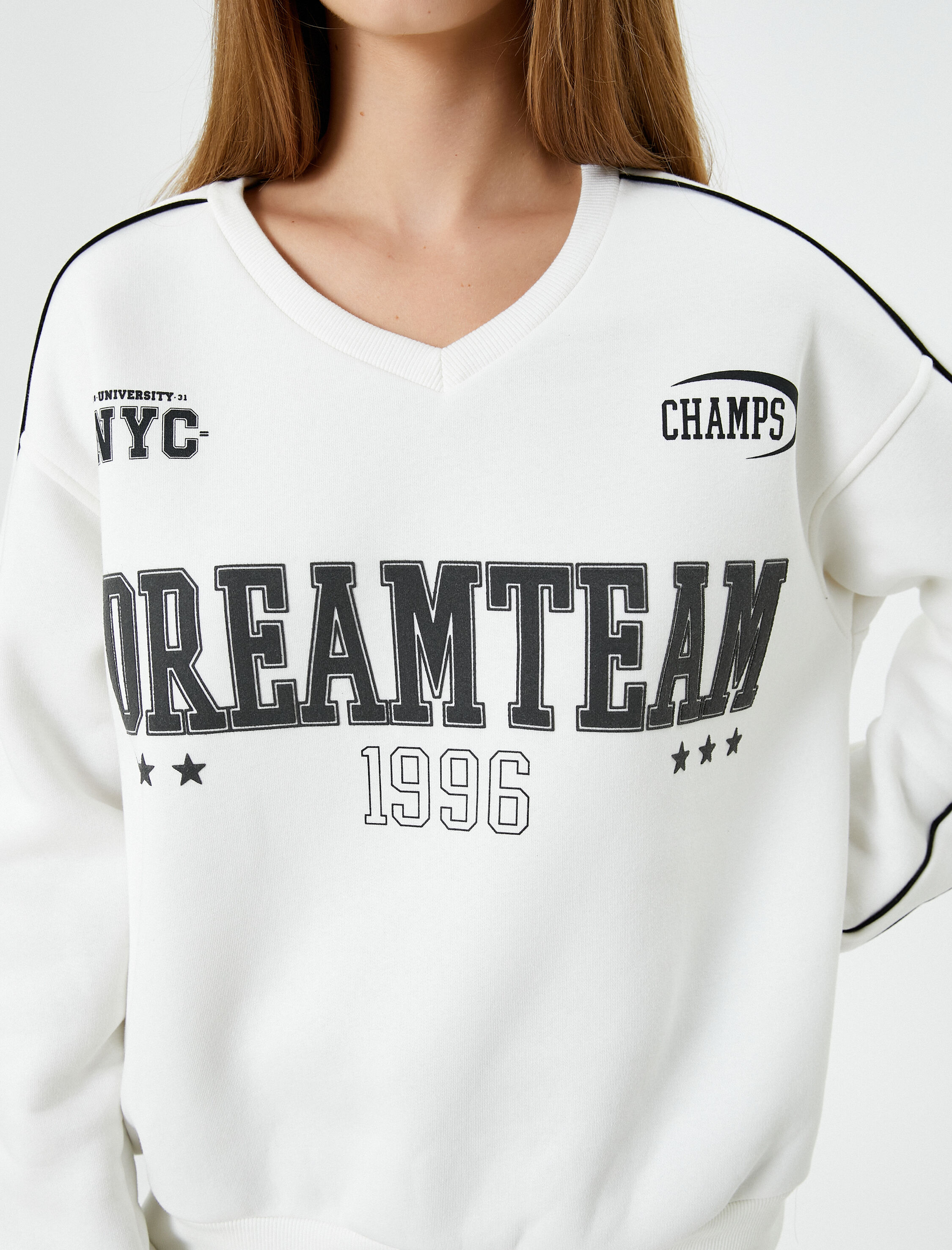   Şardonlu V Yaka Kolej Sweatshirt Baskılı Uzun Kollu