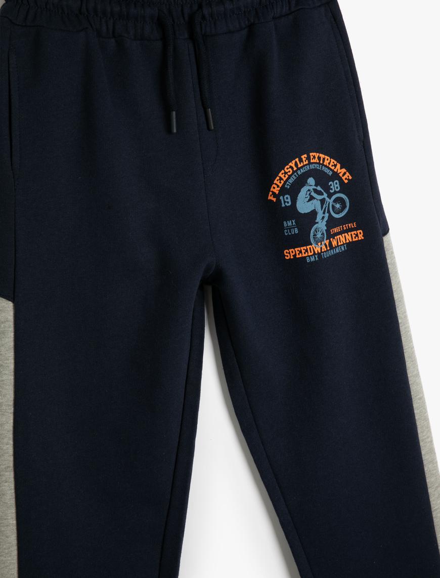  Erkek Çocuk Jogger Eşofman Altı Baskı Detaylı Cepli Beli Bağlamalı Şardonlu