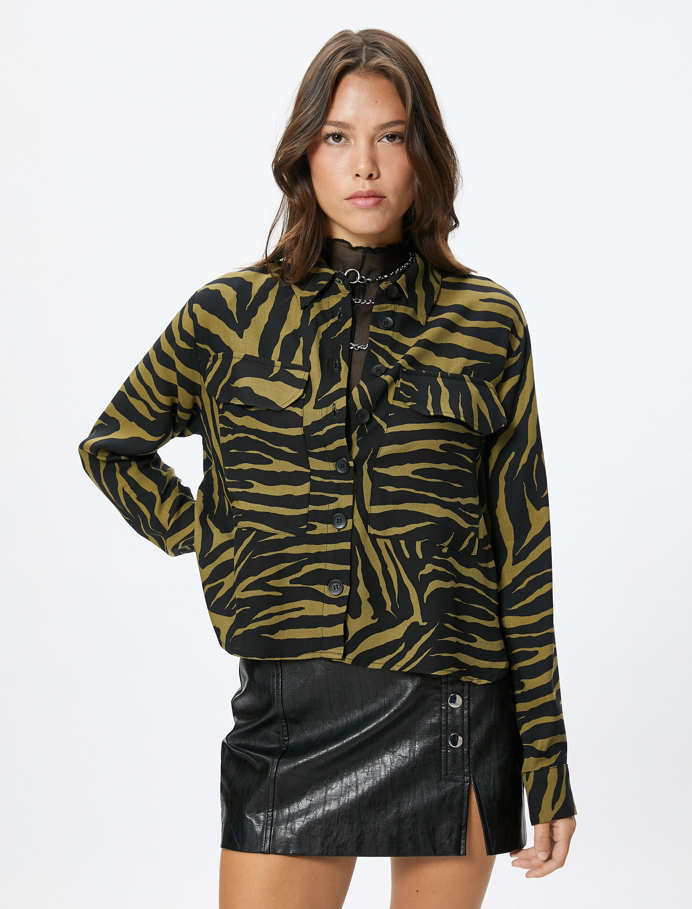  Crop Gömlek Zebra Desenli Kapaklı Cepli Düğmeli Uzun Kollu