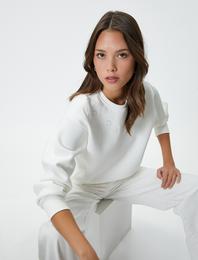 Bisiklet Yaka Sweatshirt Çiçek Nakış Detaylı Ribanalı