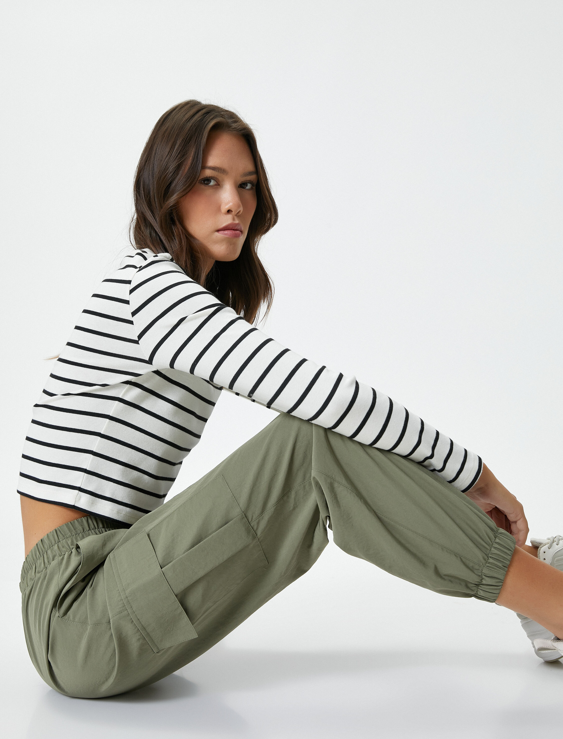   Kargo Pantolon Beli ve Paçası Lastikli Kapaklı Cepli