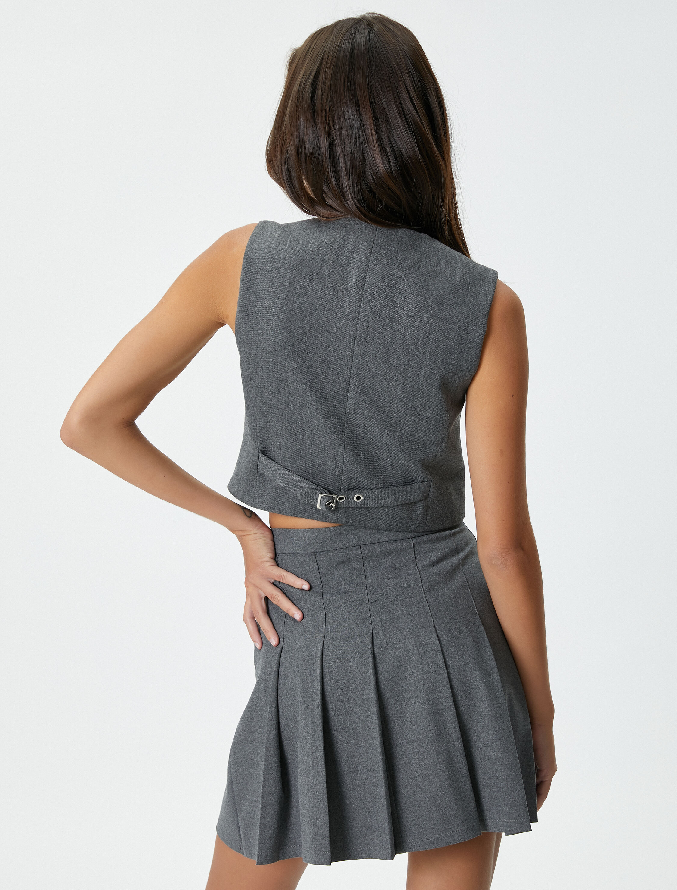   Yelek V Yaka Düğmeli Mini Cep Detaylı