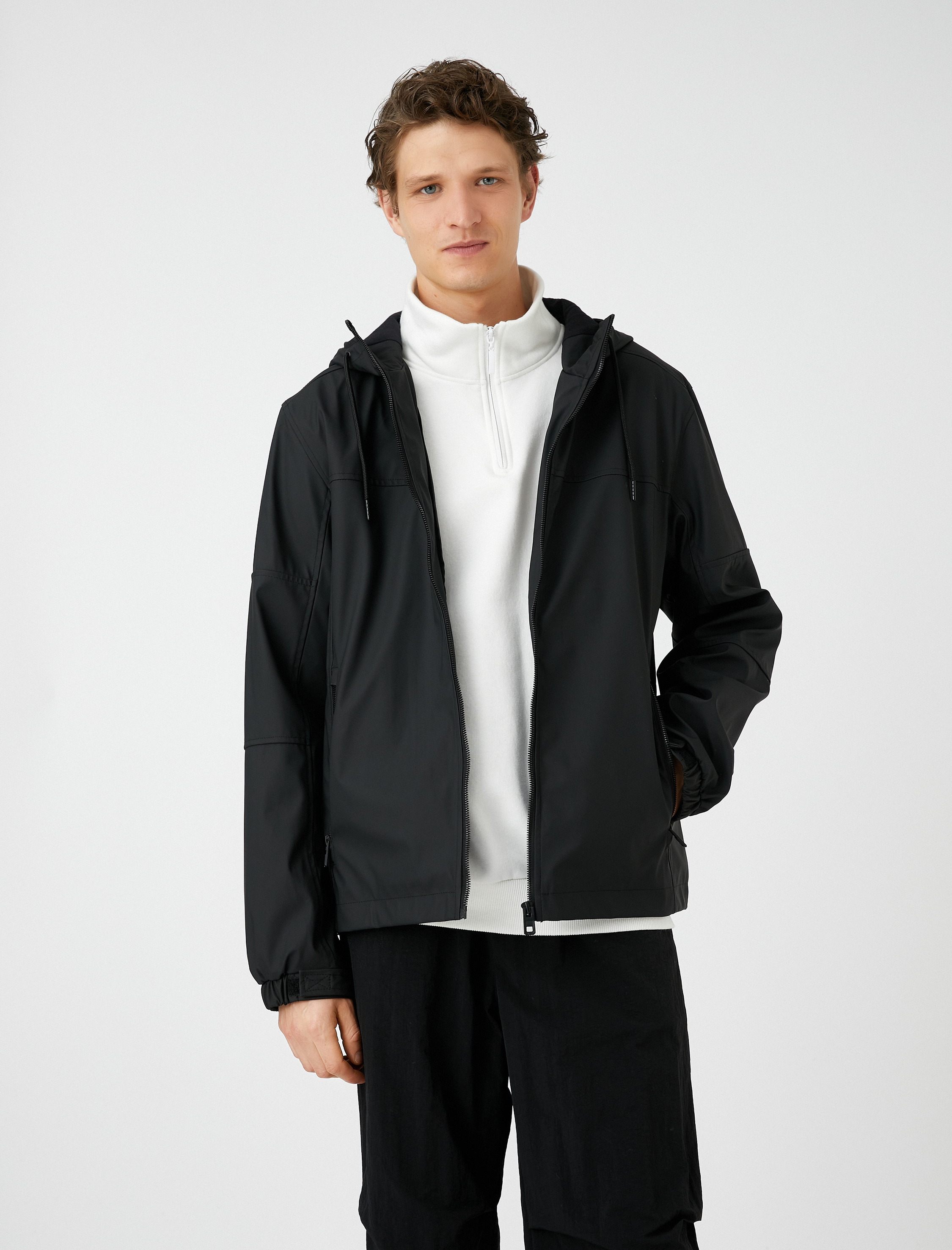   Deri Görünümlü Ceket Kapşonlu Fermuarlı Cep Detaylı