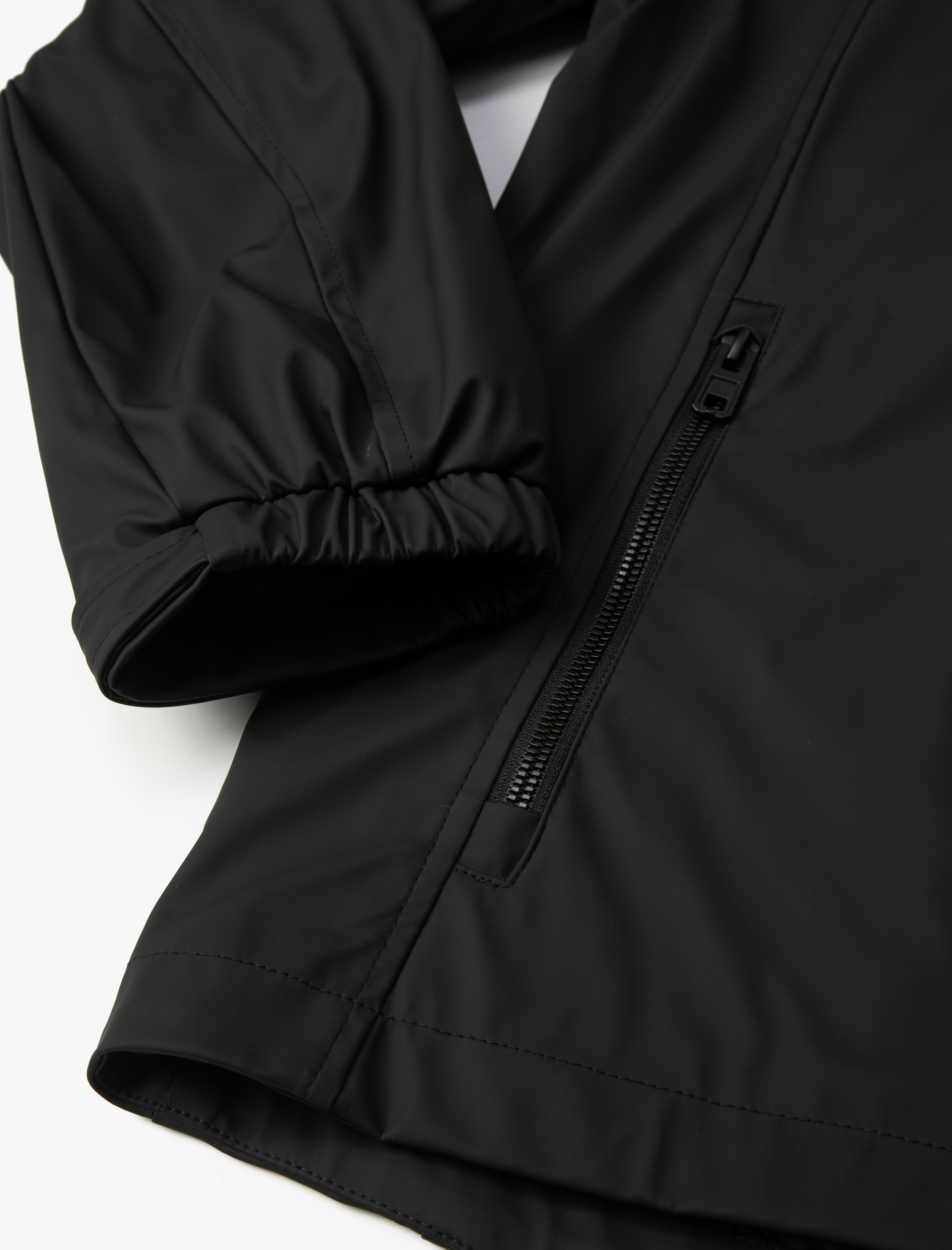   Deri Görünümlü Ceket Kapşonlu Fermuarlı Cep Detaylı