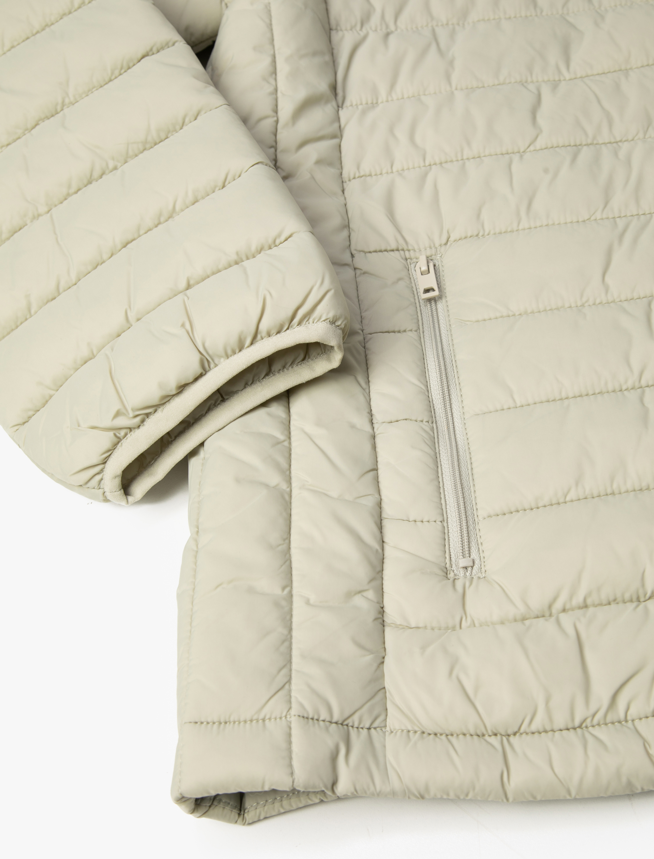   Şişme Mont Mevsimlik Kapşonlu Fermuarlı Cep Detaylı