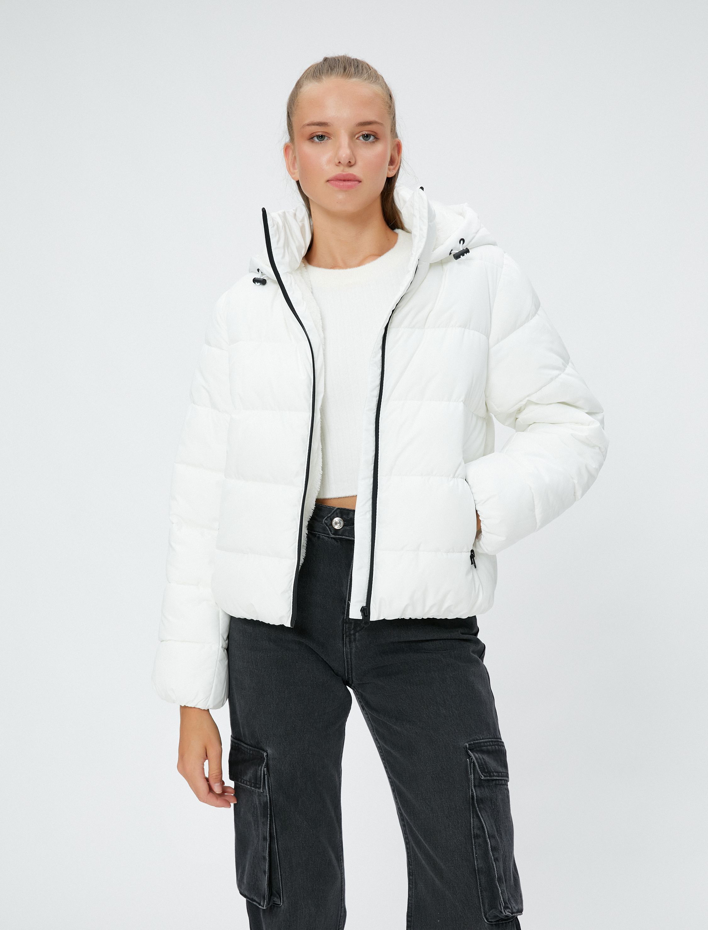   Şişme Mont Kapitone Kapüşonlu Fermuarlı Dik Yaka Cepli