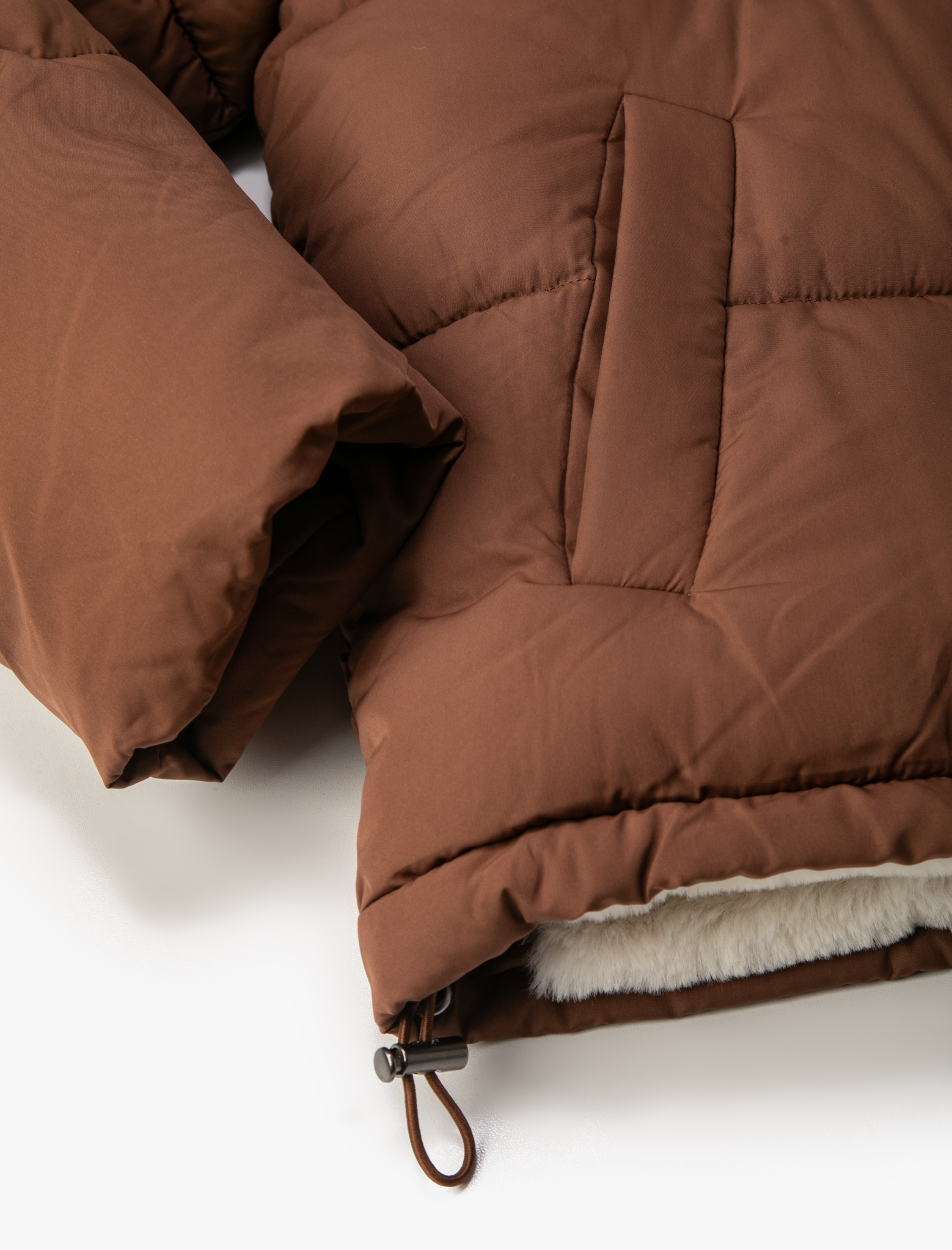   Şişme Mont Kapşonlu İçi Peluş Astarlı Cepli Fermuarlı