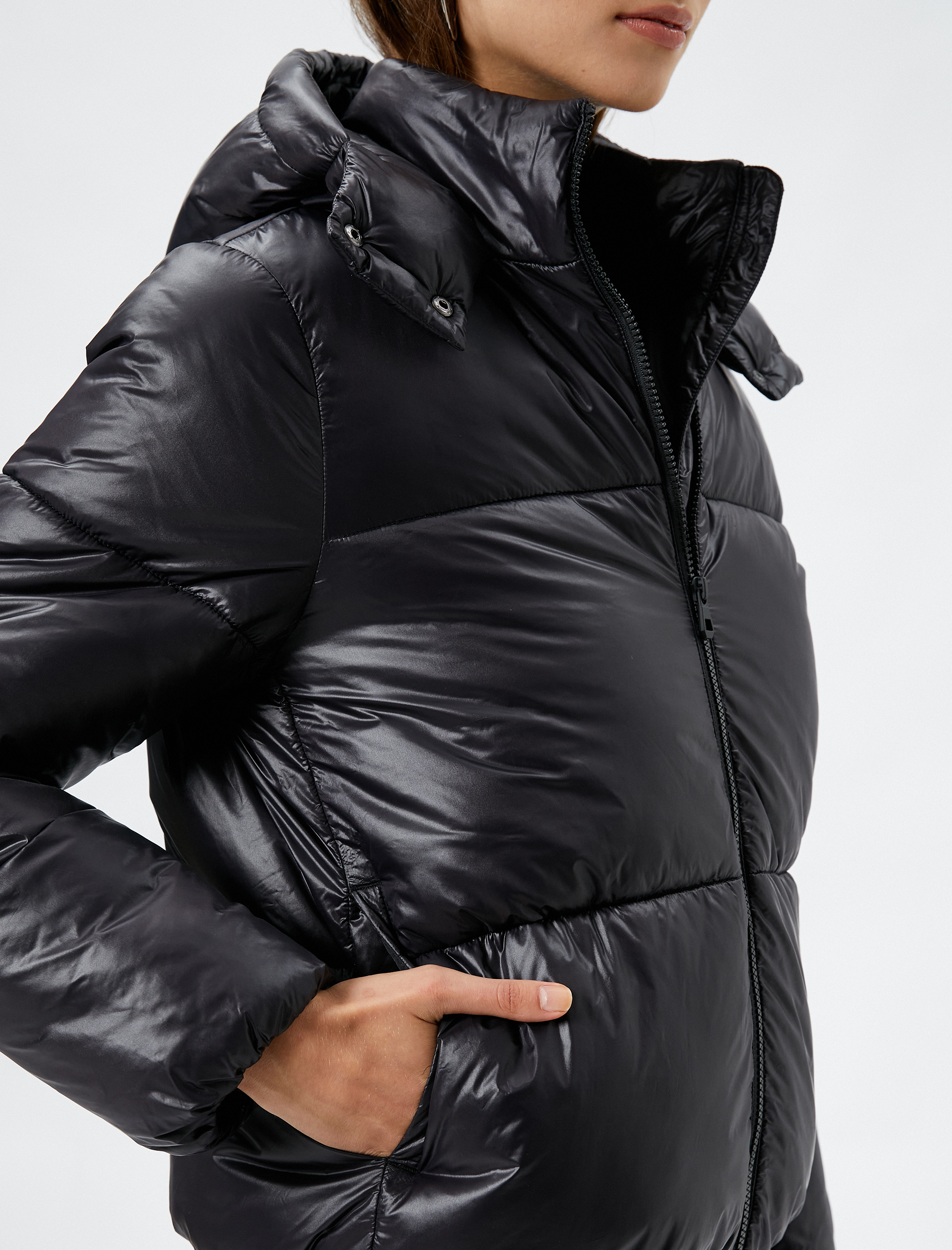   Kısa Şişme Mont Kapüşonlu Fermuarlı Beli Lastikli Cepli