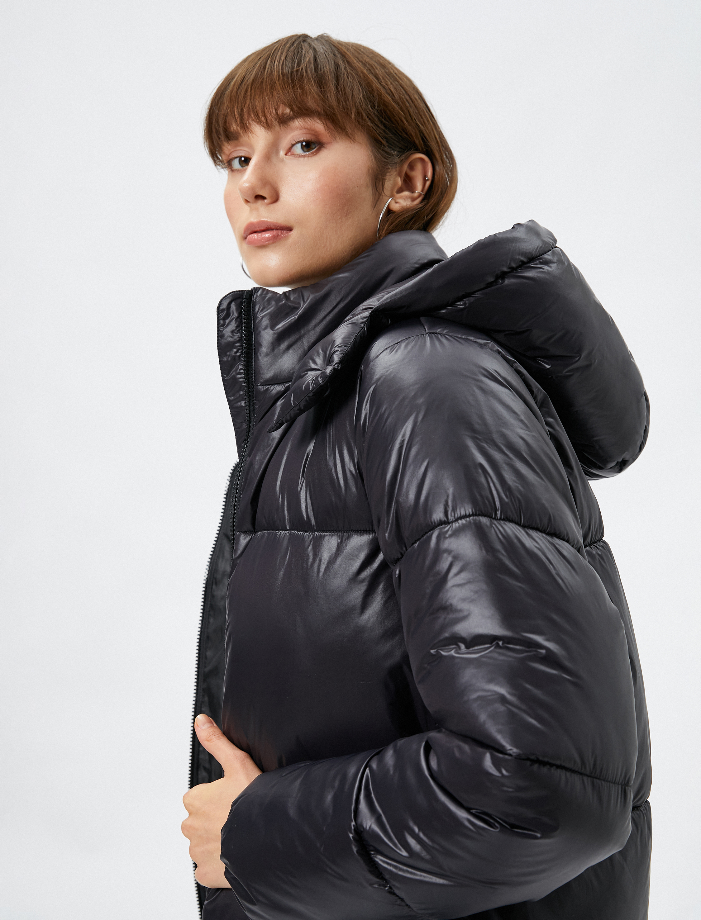   Kısa Şişme Mont Kapüşonlu Fermuarlı Beli Lastikli Cepli