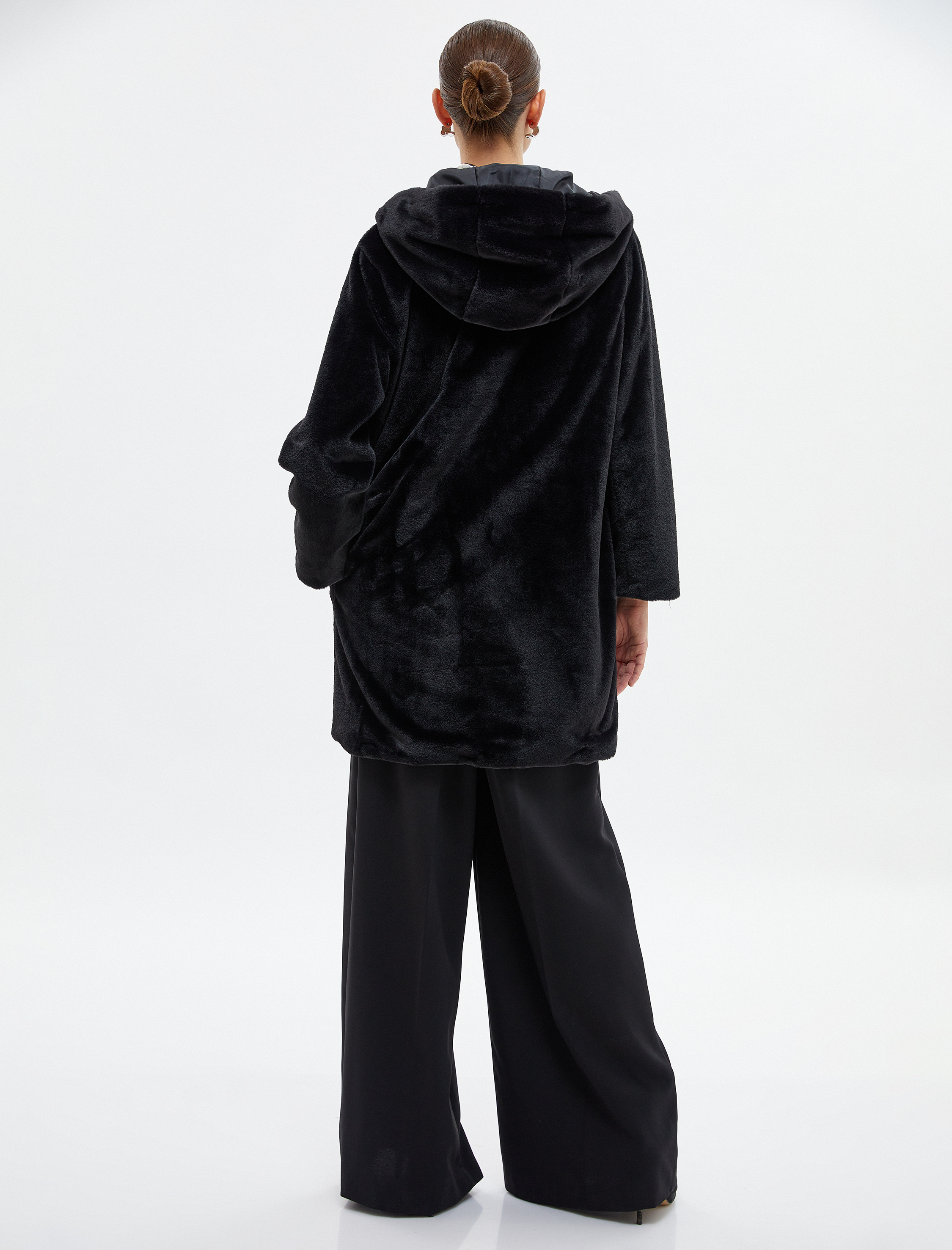   Peluş Uzun Mont Fermuarlı Kapüşonlu Cep Detaylı