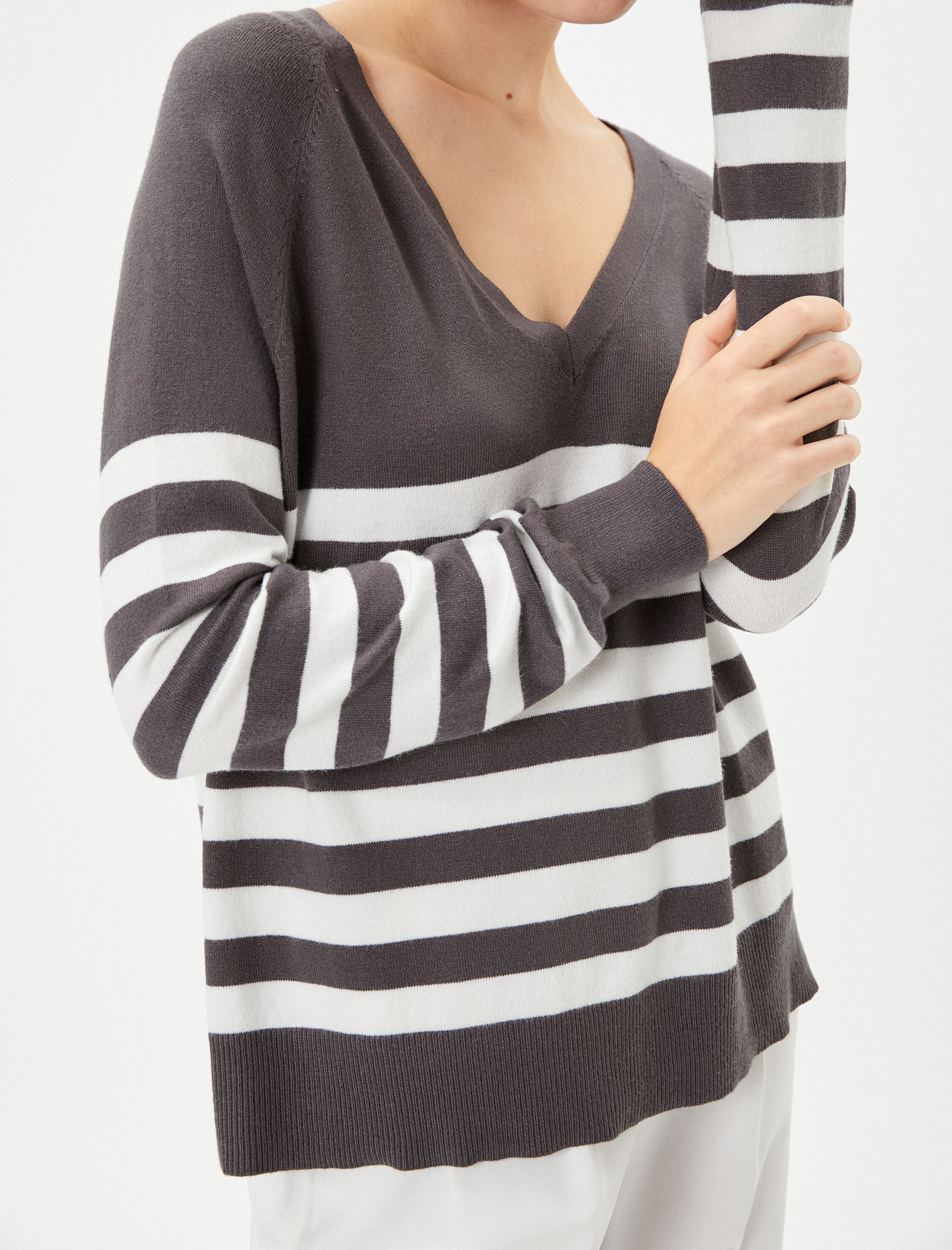   Triko Kazak V Yaka Uzun Kollu Viskon Karışımlı