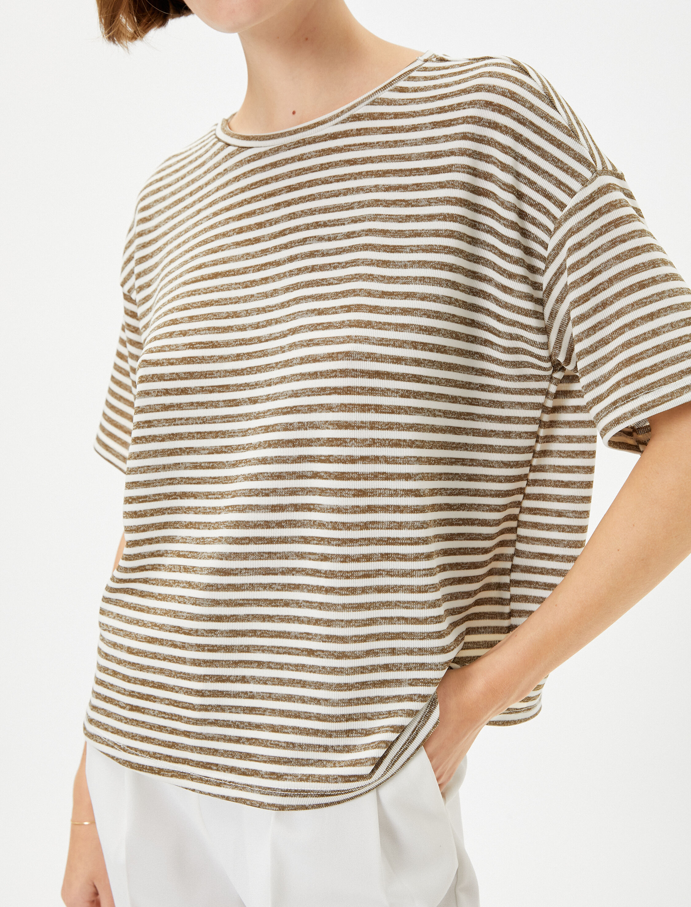   Kısa Kollu Bluz Bisiklet Yaka Düşük Omuzlu