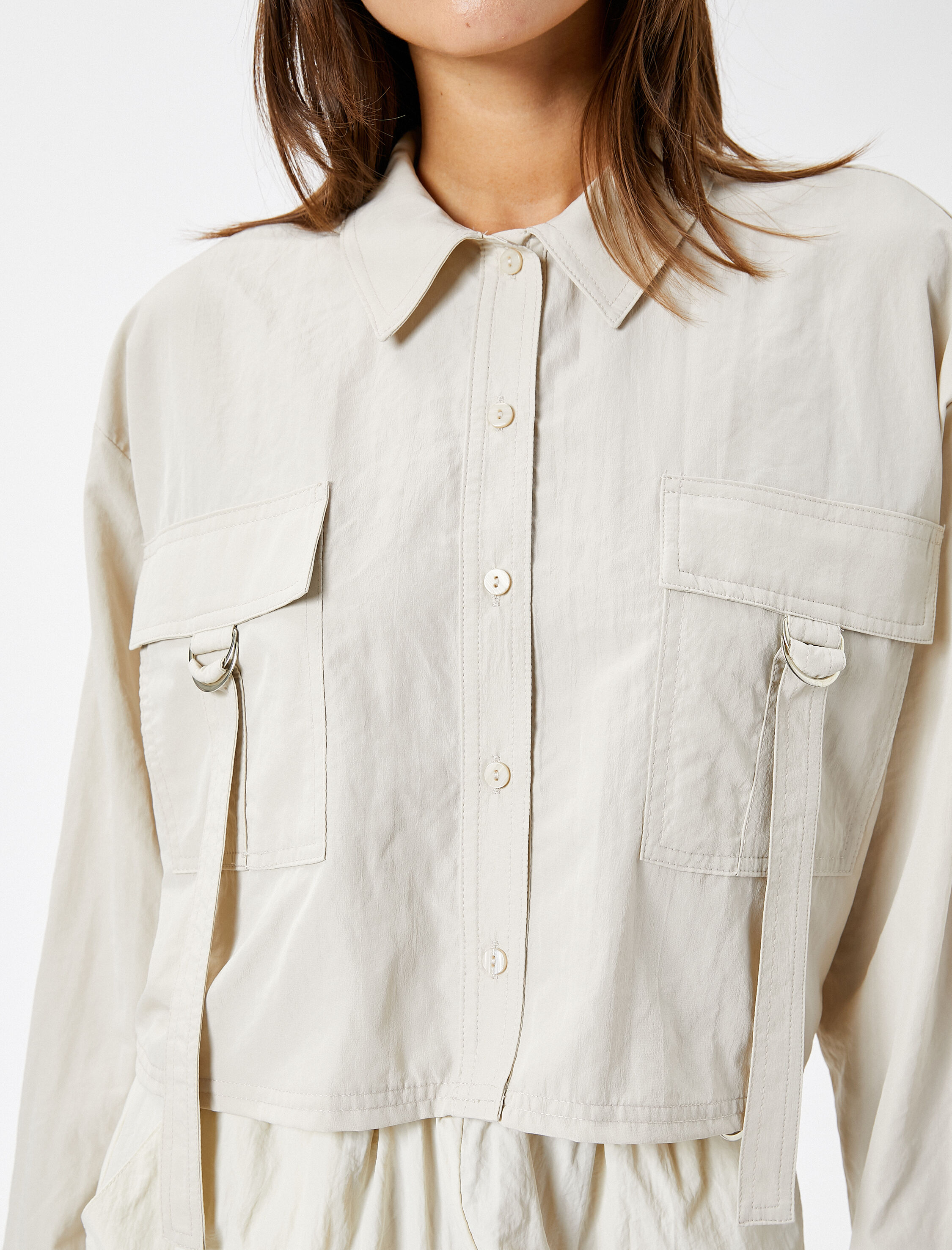   Crop Gömlek Kargo Cepli Düğmeli Metal Aksesuarlı