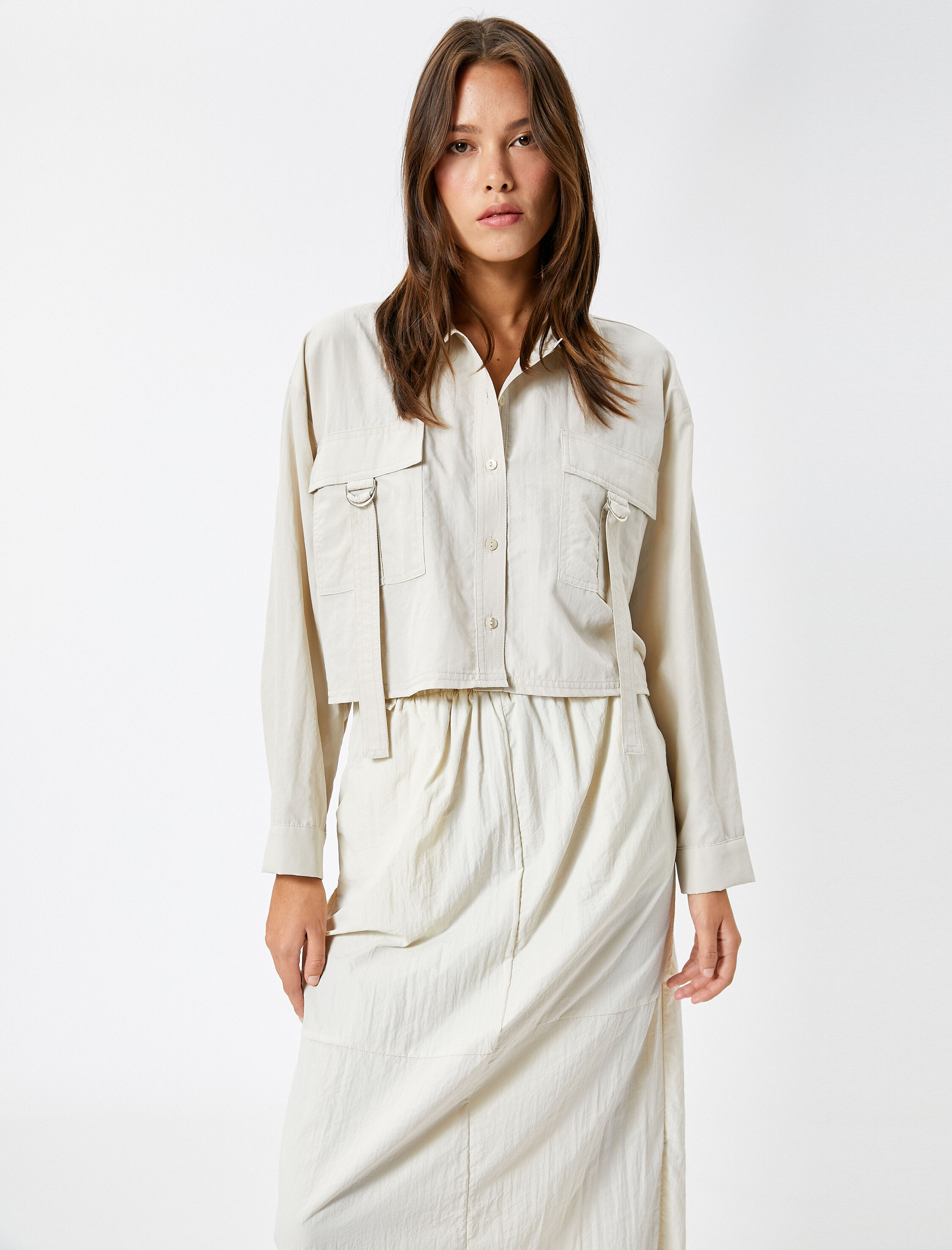   Crop Gömlek Kargo Cepli Düğmeli Metal Aksesuarlı