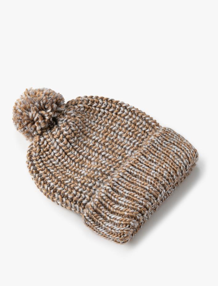 Kadın Örgü Bere Ponponlu