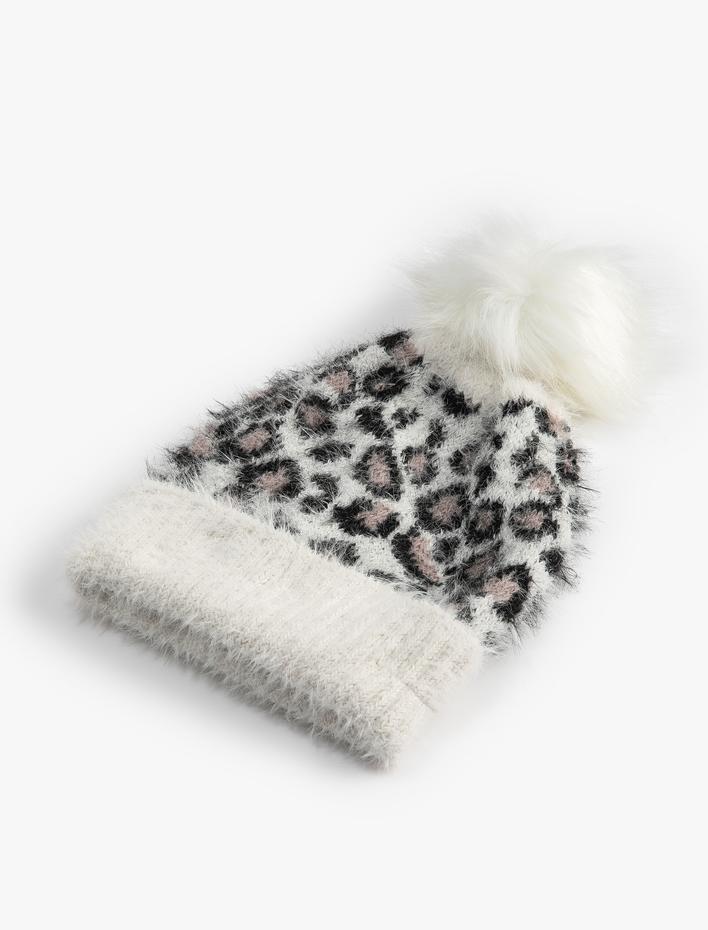 Kadın Peluş Bere Ponponlu Leopar Desenli