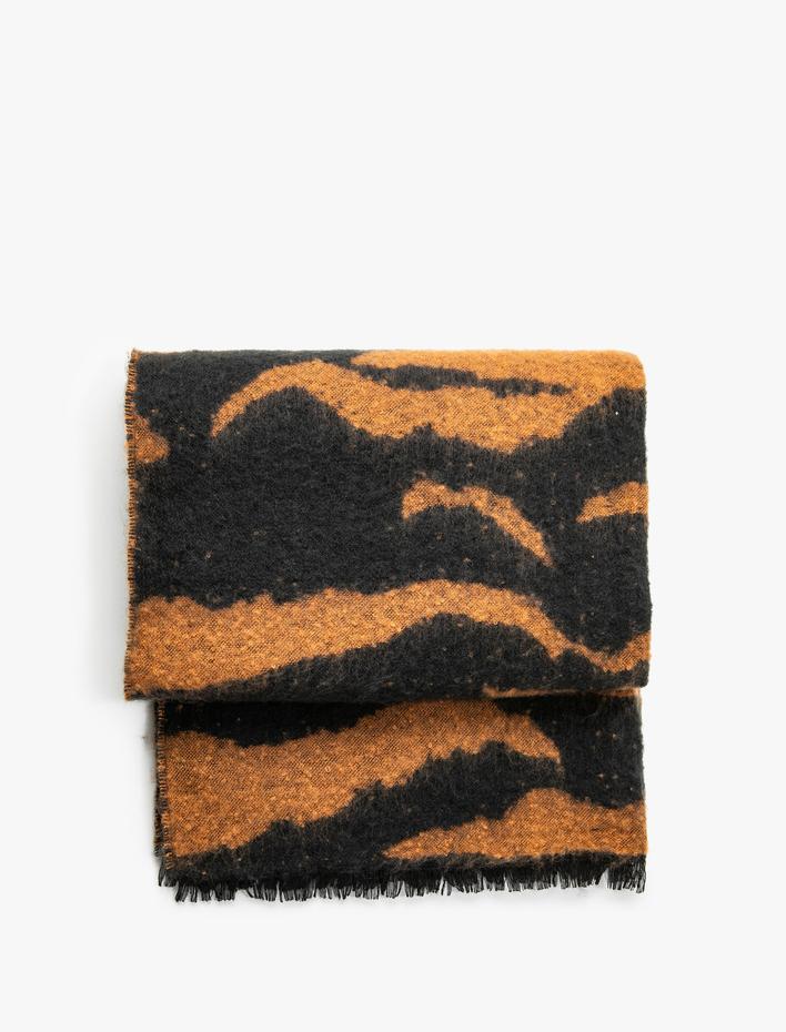 Kadın Atkı Zebra Desenli Yumuşak Dokulu Püsküllü