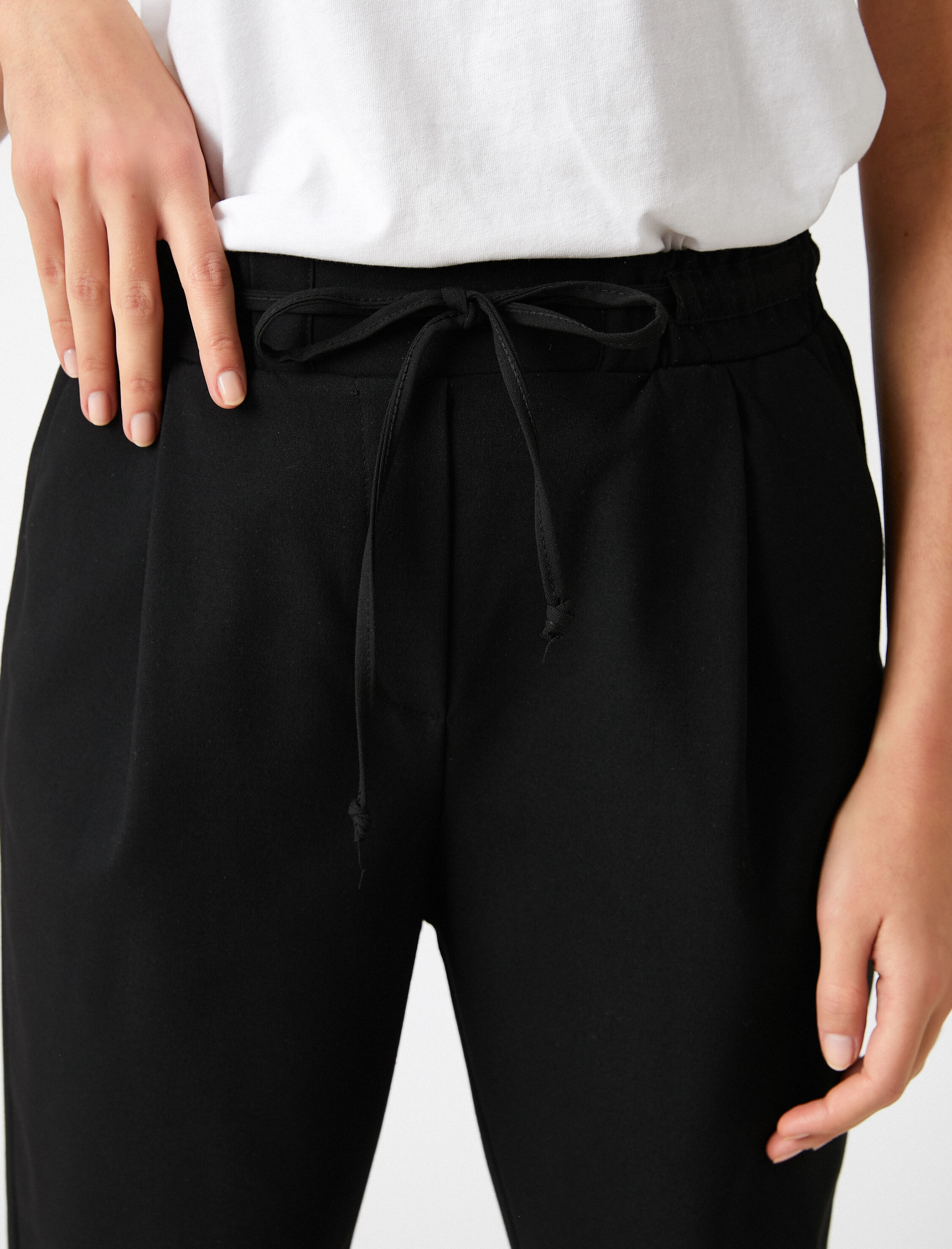   Beli Bağcıklı Havuç Pantolon