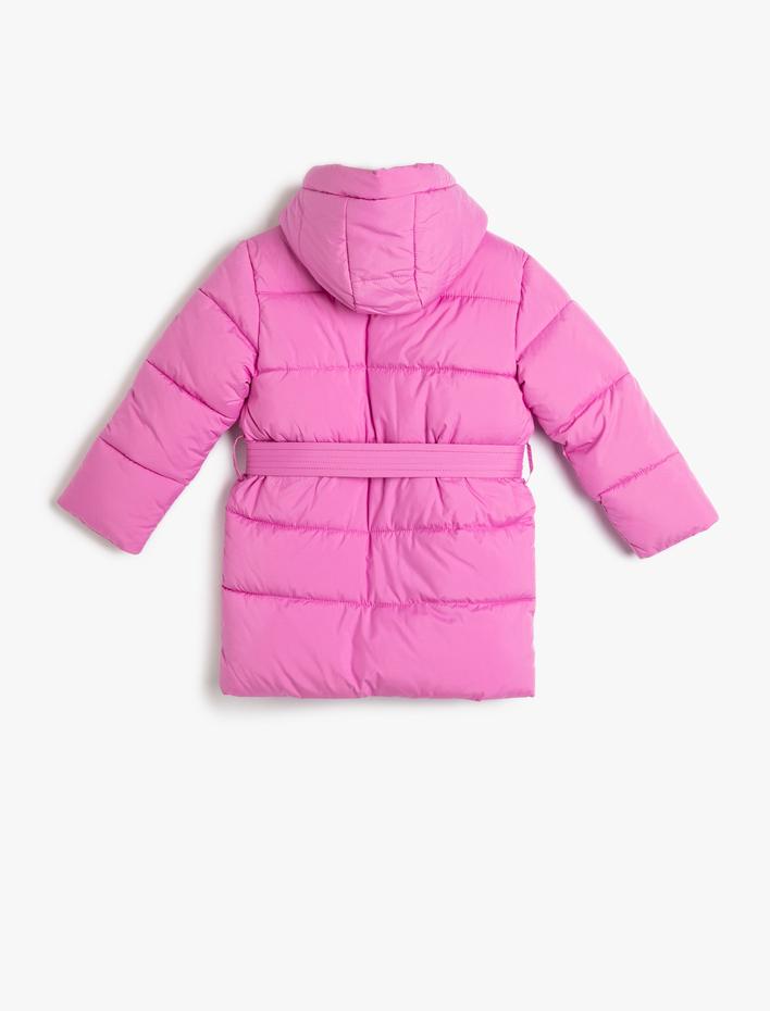 Kız Çocuk Uzun Şişme Kapşonlu Mont Kemer Detaylı İçi Polarlı