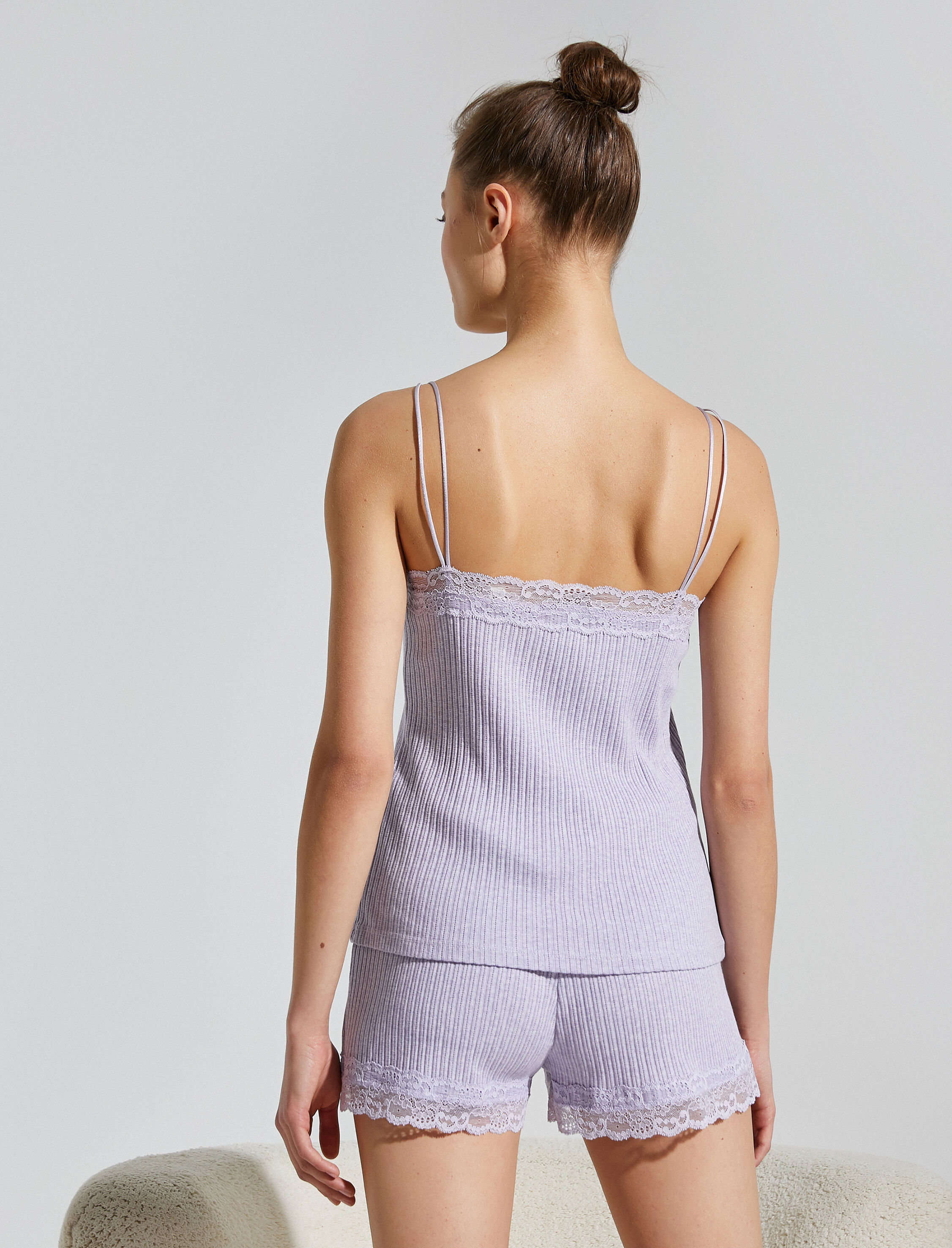   Pamuklu Dantel Detaylı Fırfırlı Atlet