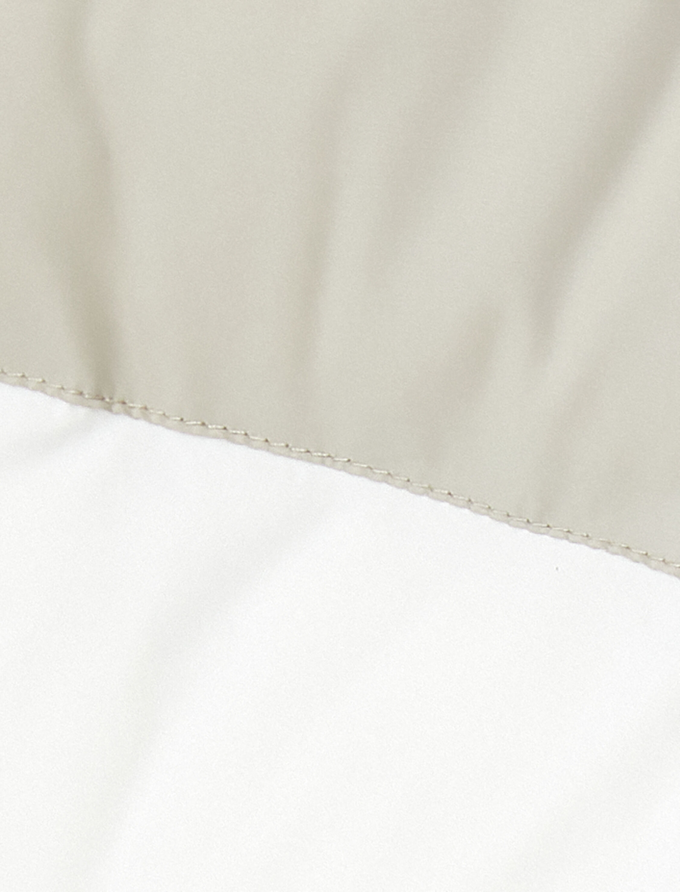   Şişme Mont Kapşonlu Slogan Baskılı Cepli Fermuarlı Renk Bloklu