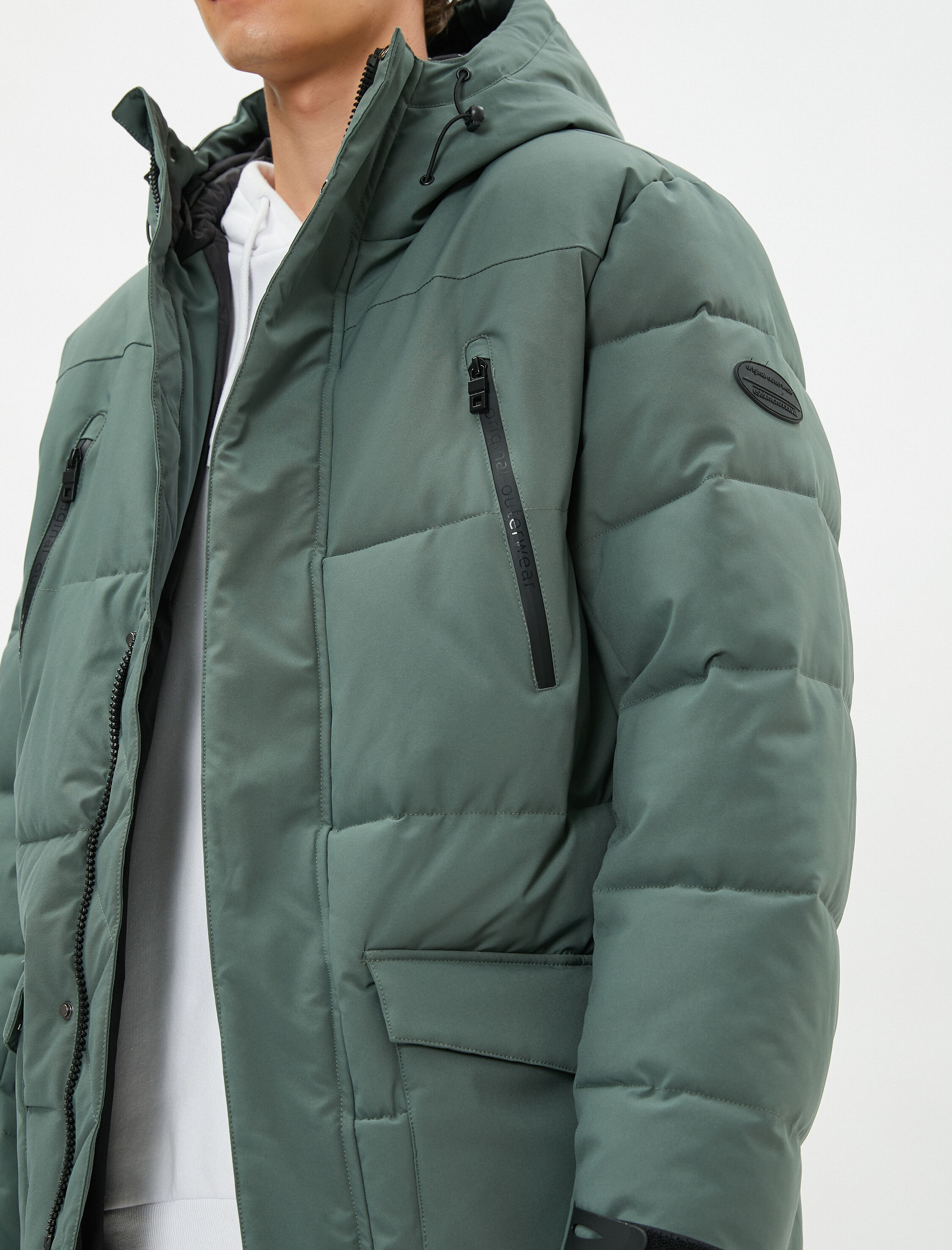   Şişme Mont Kapşonlu Fermuarlı Cep Detaylı Çıtçıt Düğmeli