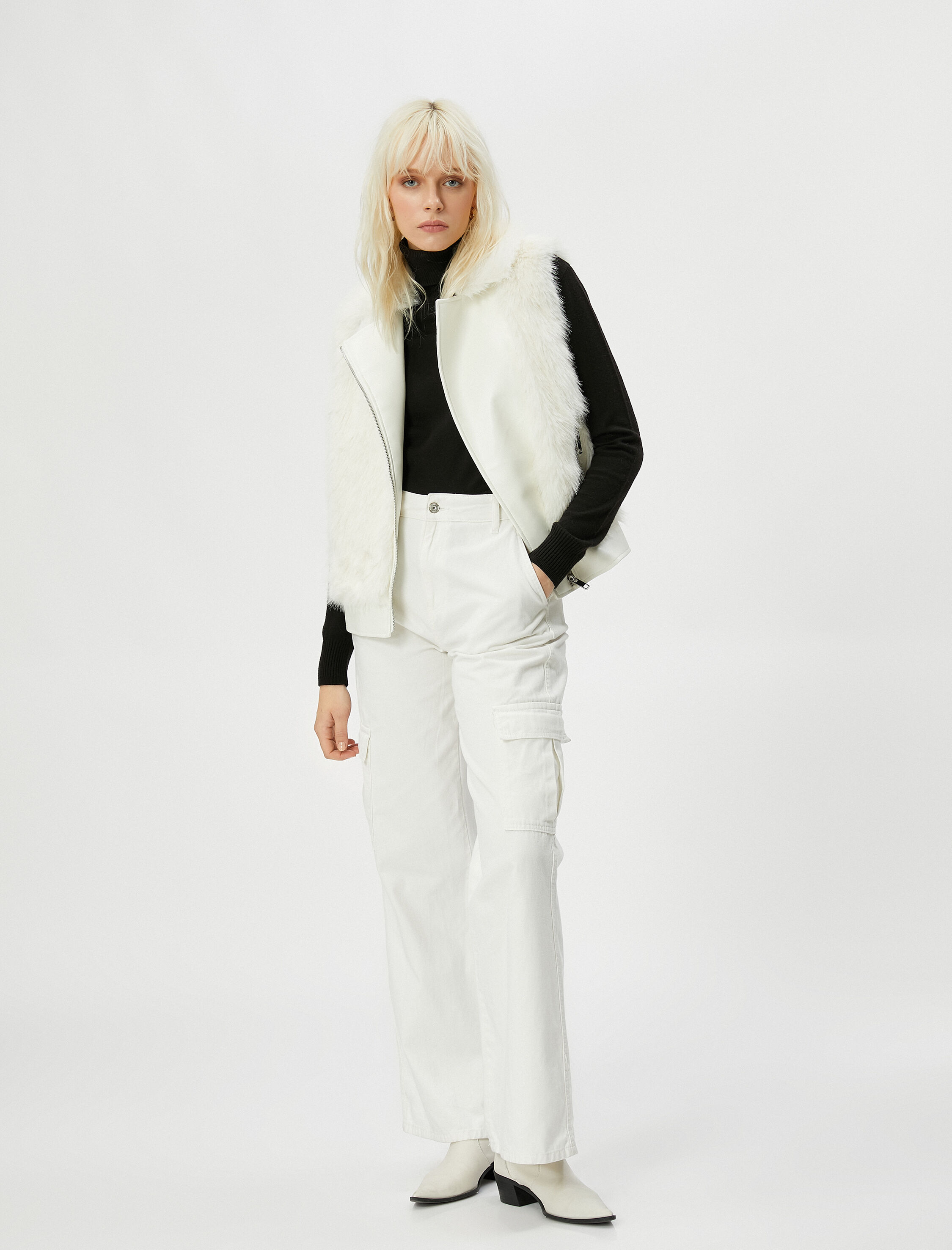 Peluş Yelek Kruvaze Kapama Fermuarlı Cep Detaylı