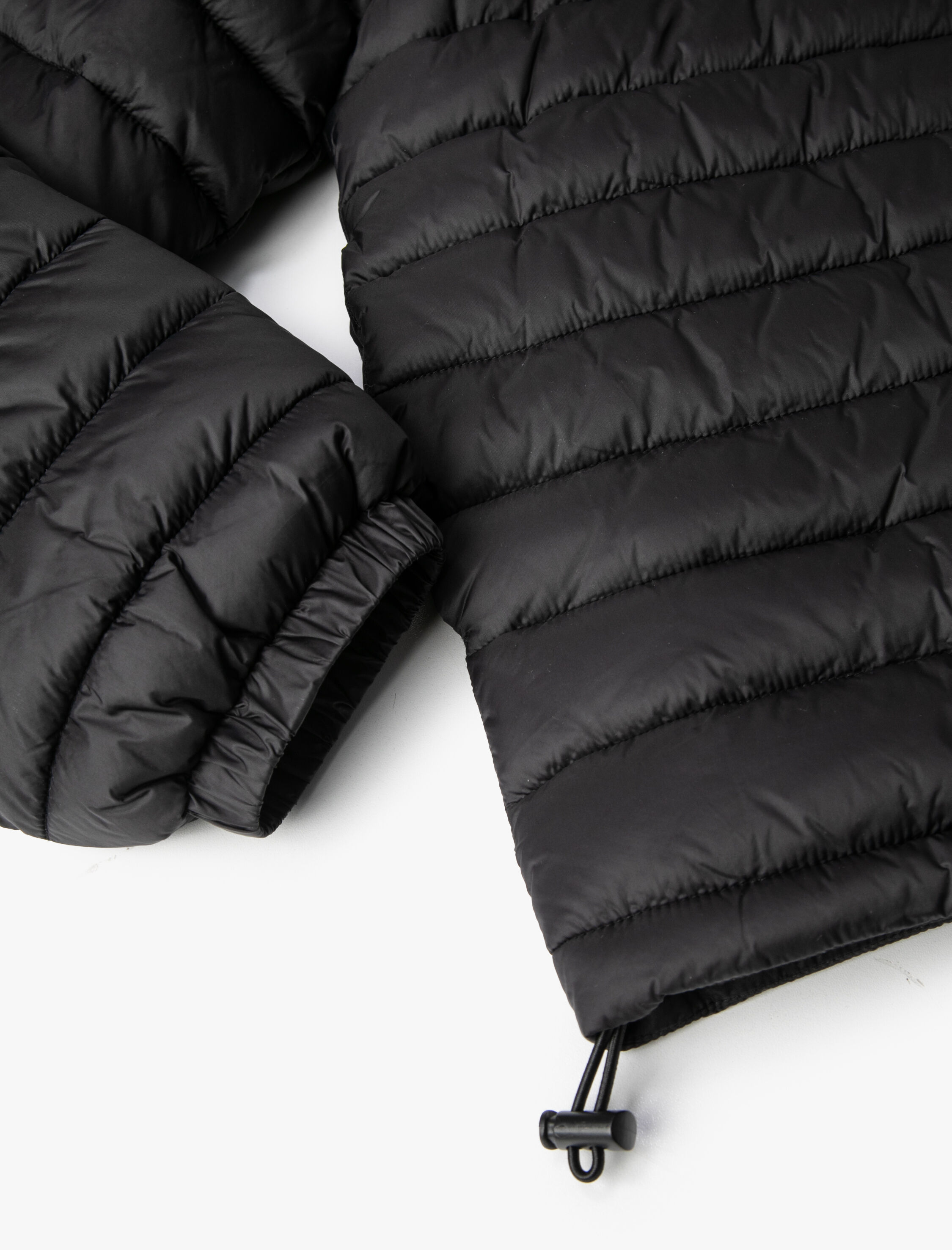   Kısa Şişme Mont Kapüşonlu Fermuarlı Kolları Lastikli