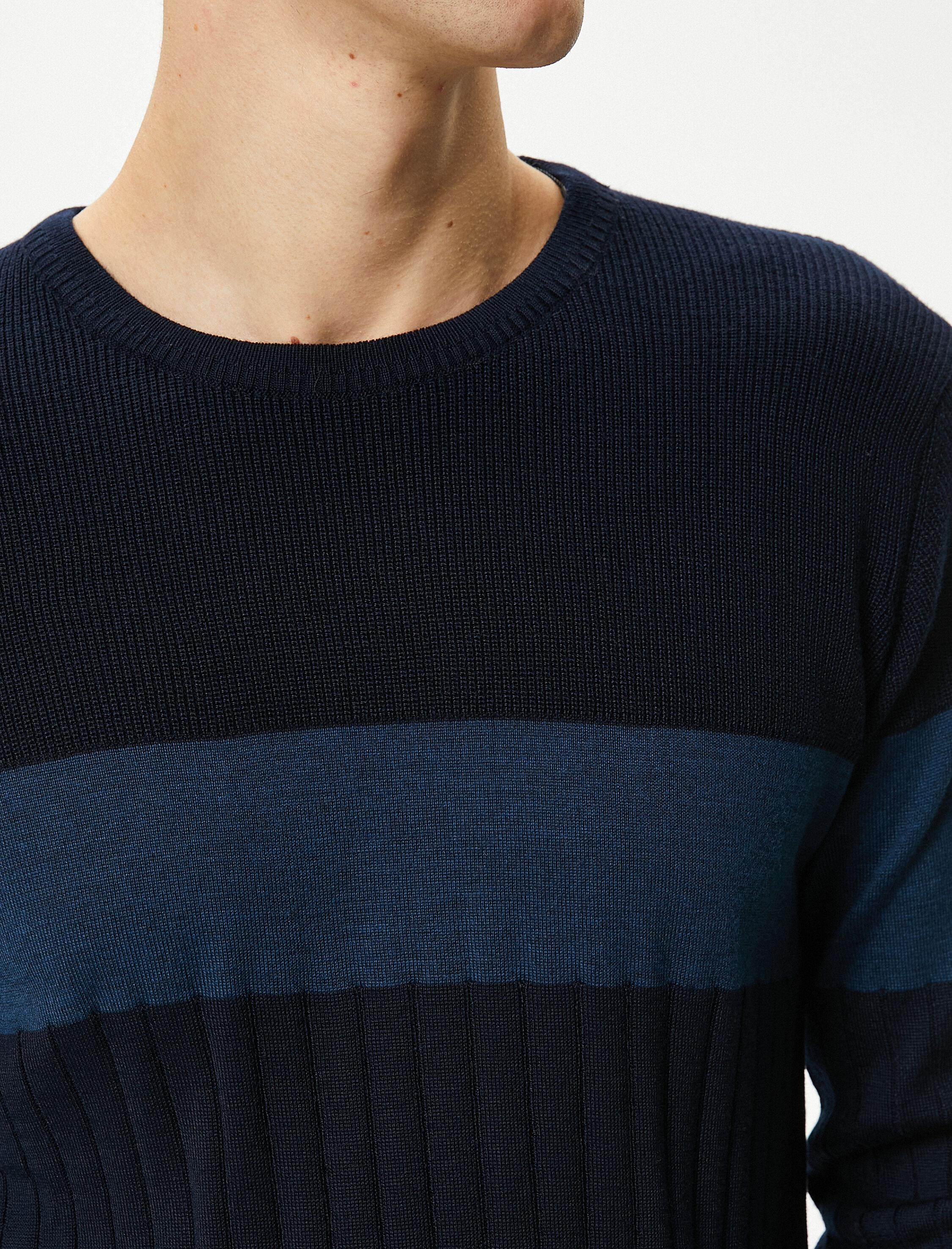   Basic Triko Kazak Bisiklet Yaka Dokulu Dar Kesim