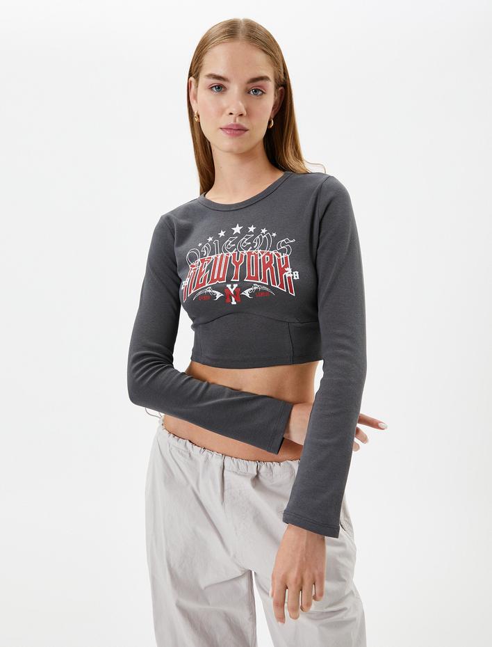  Uzun Kollu Crop Tişört Dar Kalıp Korse Detaylı Bisiklet Yaka Baskılı Pamuklu