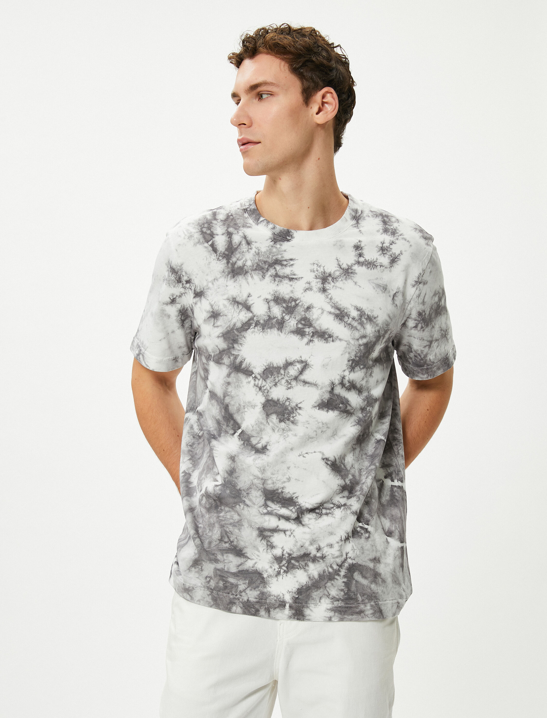   Bisiklet Yaka Tişört Batik Görünümlü Kısa Kollu Pamuklu