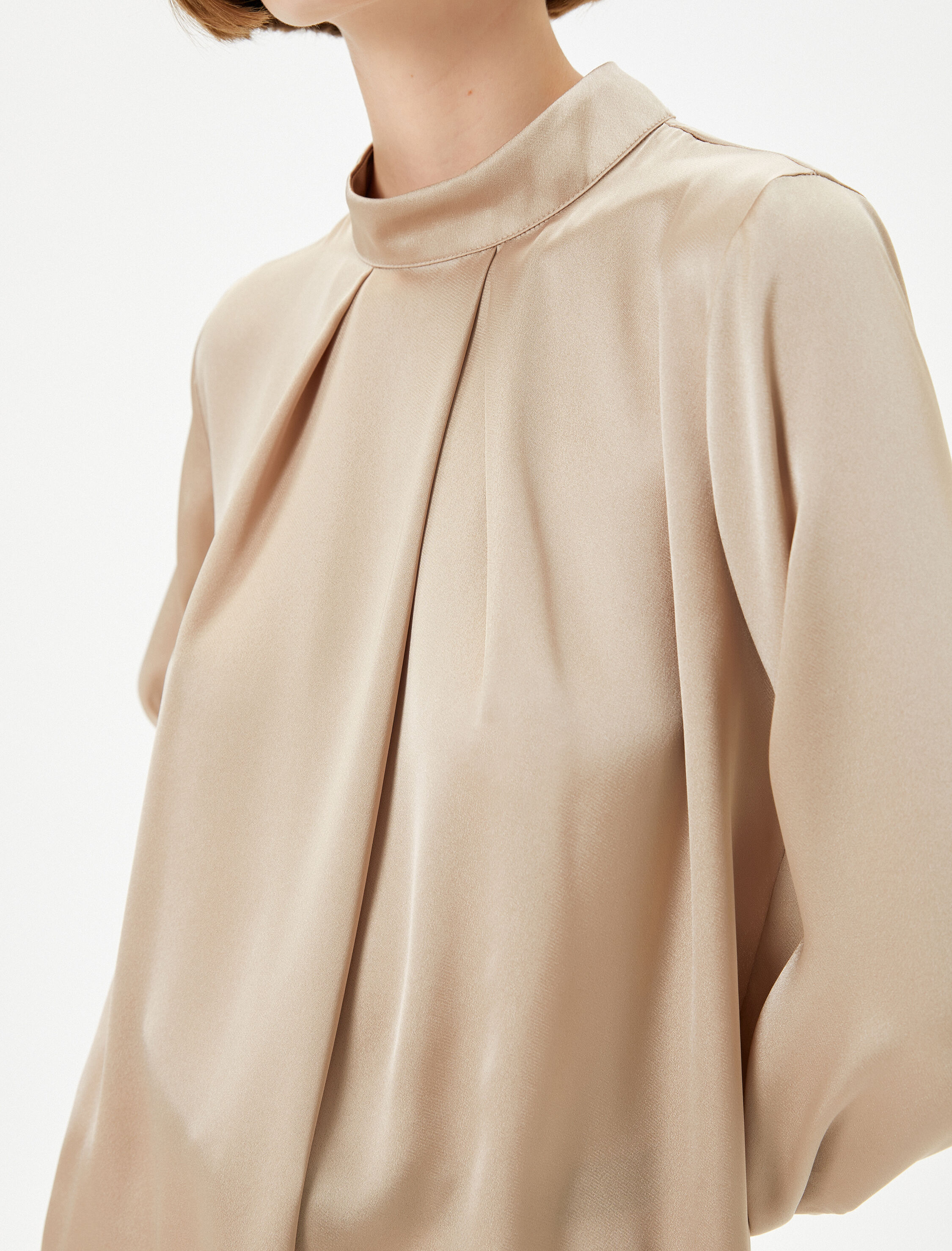   Saten Bluz Uzun Kollu Dik Yaka Drapeli