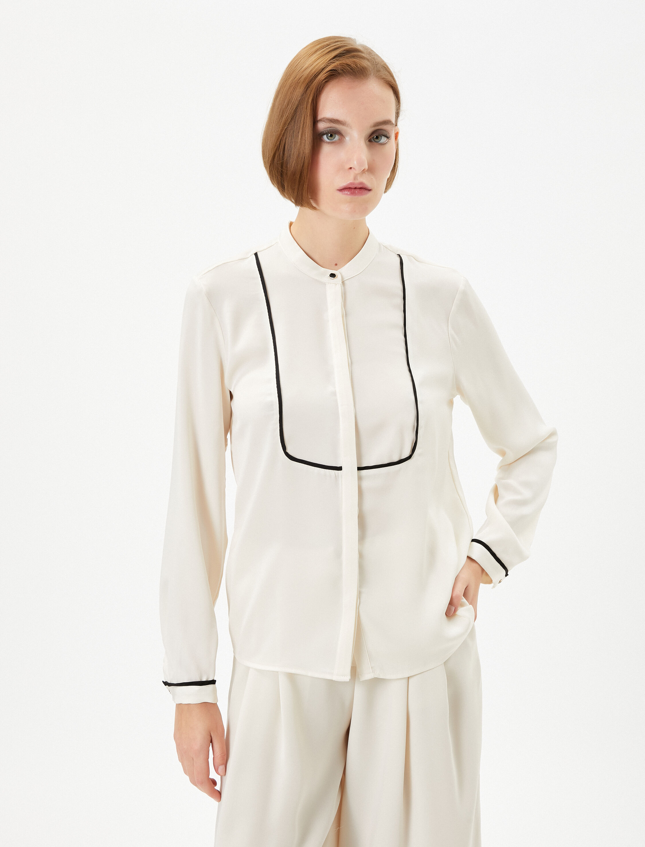   Hakim Yaka Gömlek Uzun Kollu Düğmeli Roba Detaylı