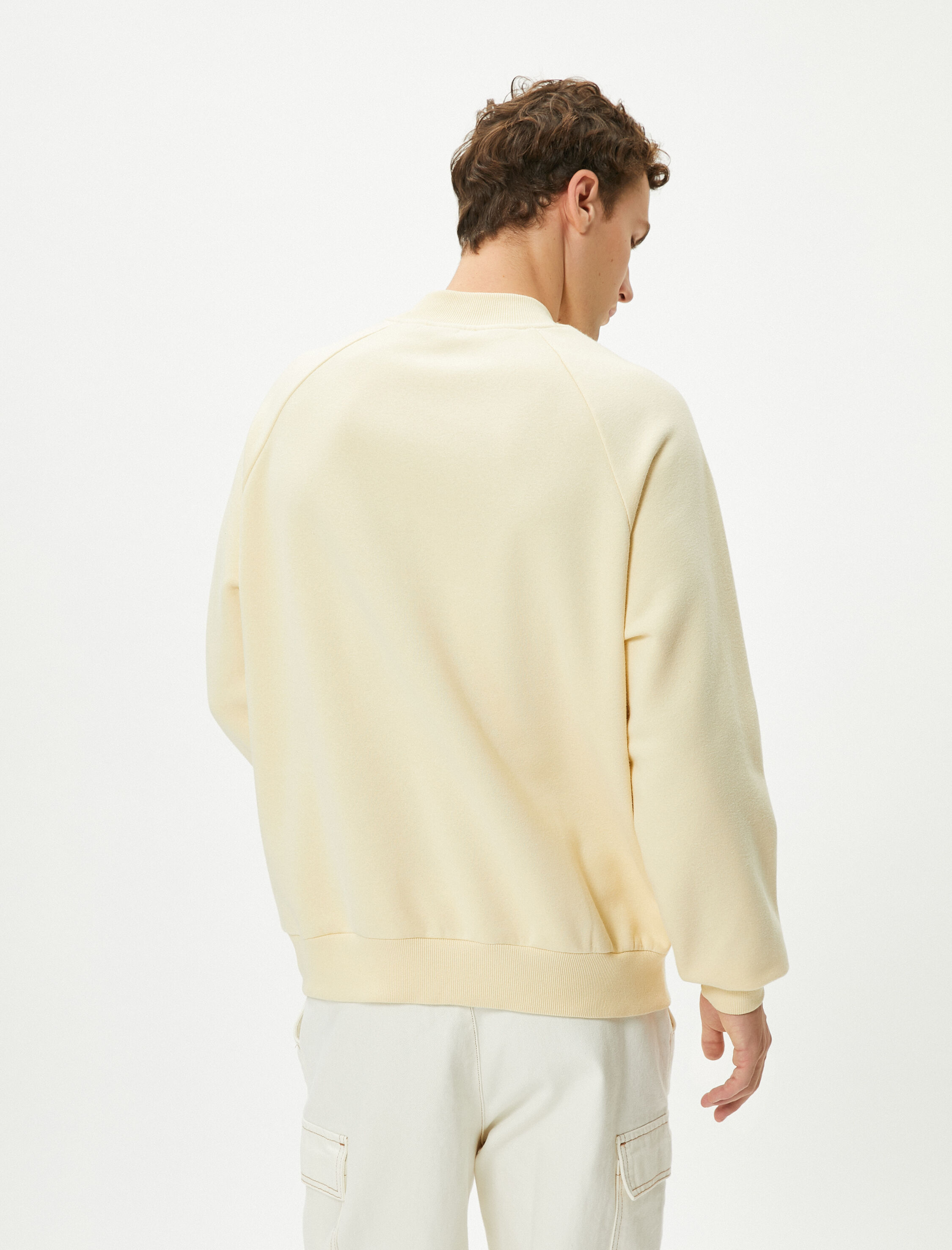   Dik Yaka Sweat Slogan İşlemeli Uzun Kollu Şardonlu