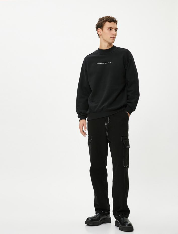  Dik Yaka Sweat Slogan İşlemeli Uzun Kollu Şardonlu