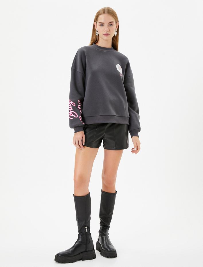  Bugs Bunny Sweatshirt Arkası Baskılı Lisanslı Rahat Kalıp Şardonlu Dik Yaka