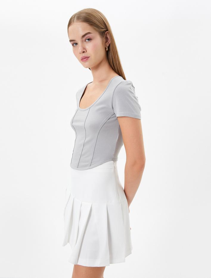  Korse Detaylı Tişört Slim Fit Kısa Kollu U Yaka Pamuklu