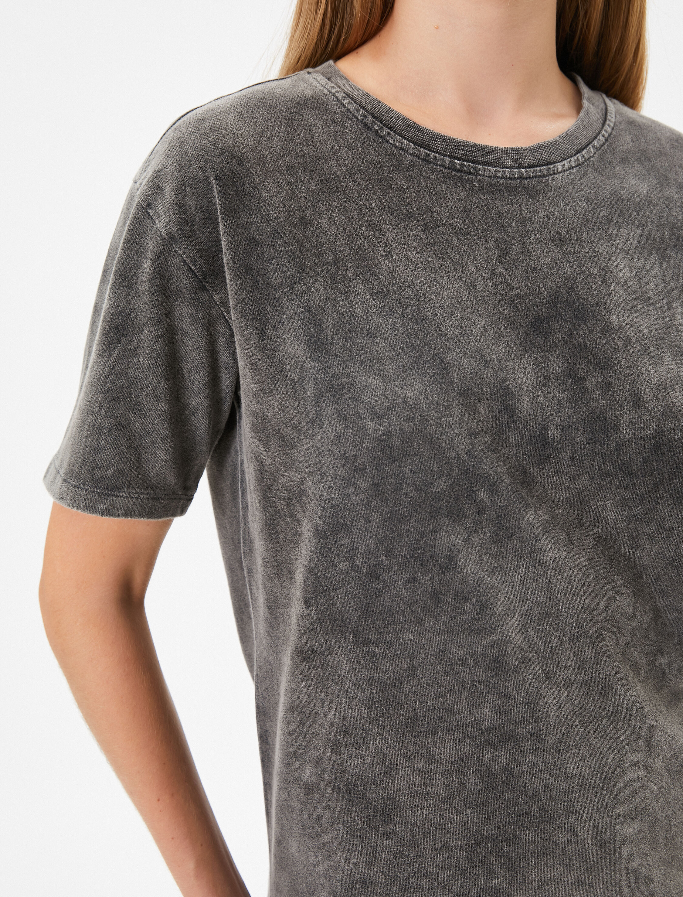   Oversize Tişört Soluk Efektli Kısa Kollu Bisiklet Yaka Pamuklu