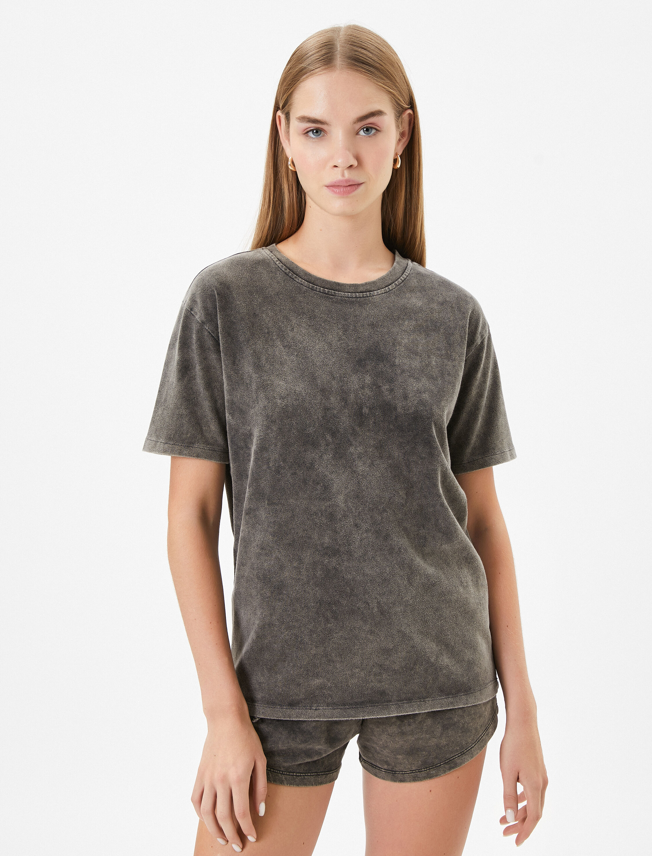   Oversize Tişört Soluk Efektli Kısa Kollu Bisiklet Yaka Pamuklu